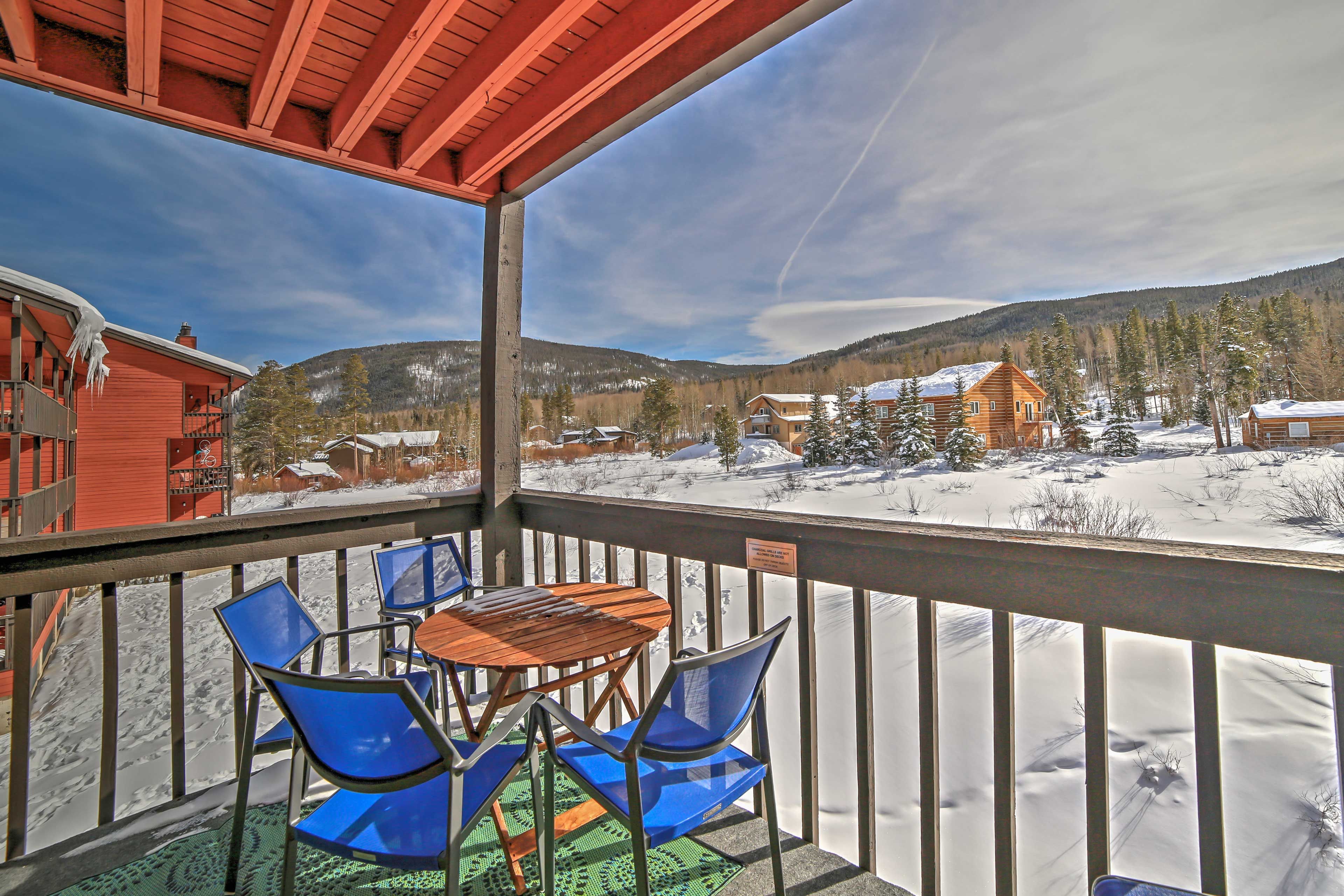 Escape to Frisco for a memorable stay at this Mountainside condo!