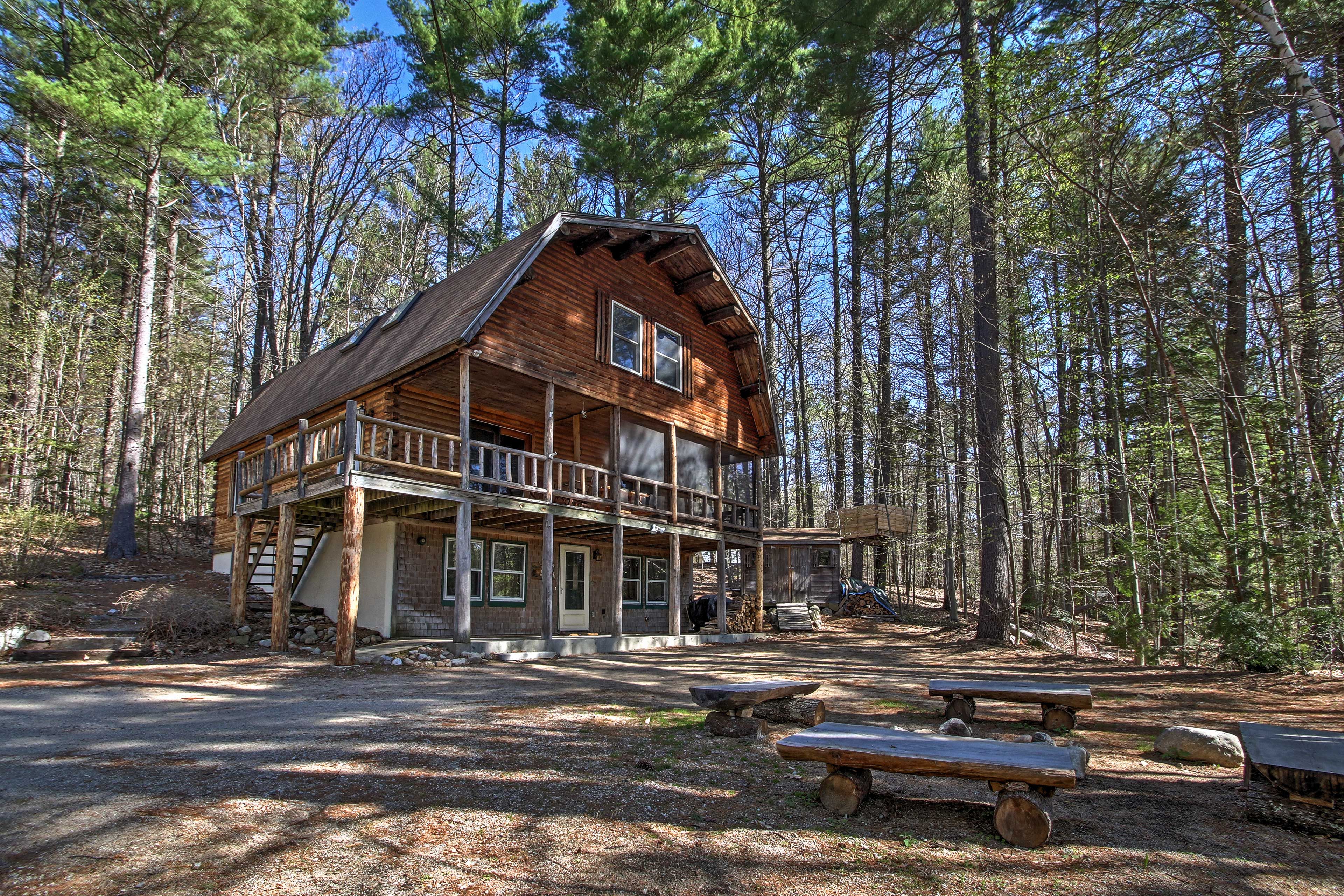 Exterior | Fire Pit | Ample Driveway Parking