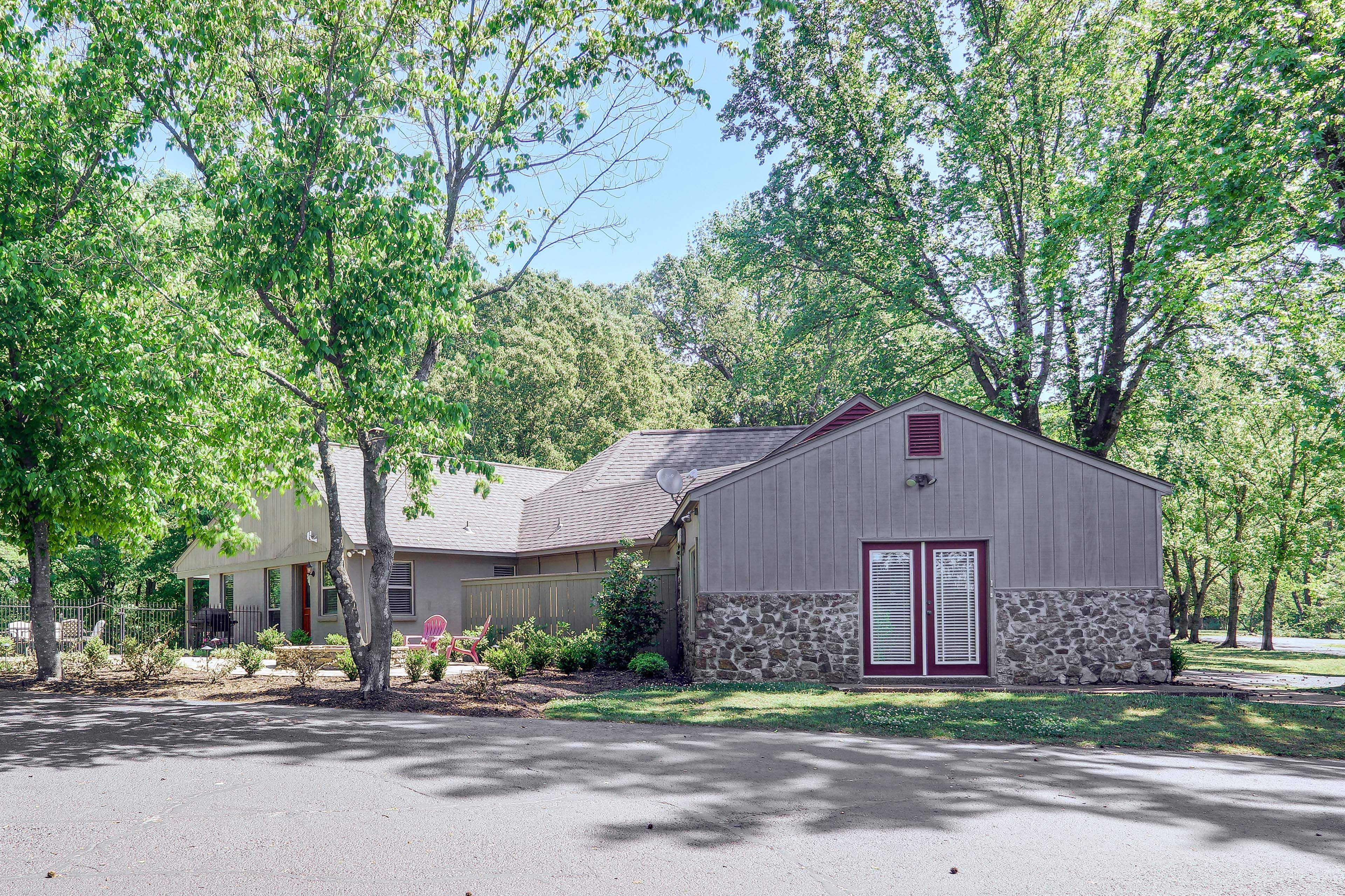 Exterior | 8-Acre Lot | Ample Driveway Parking
