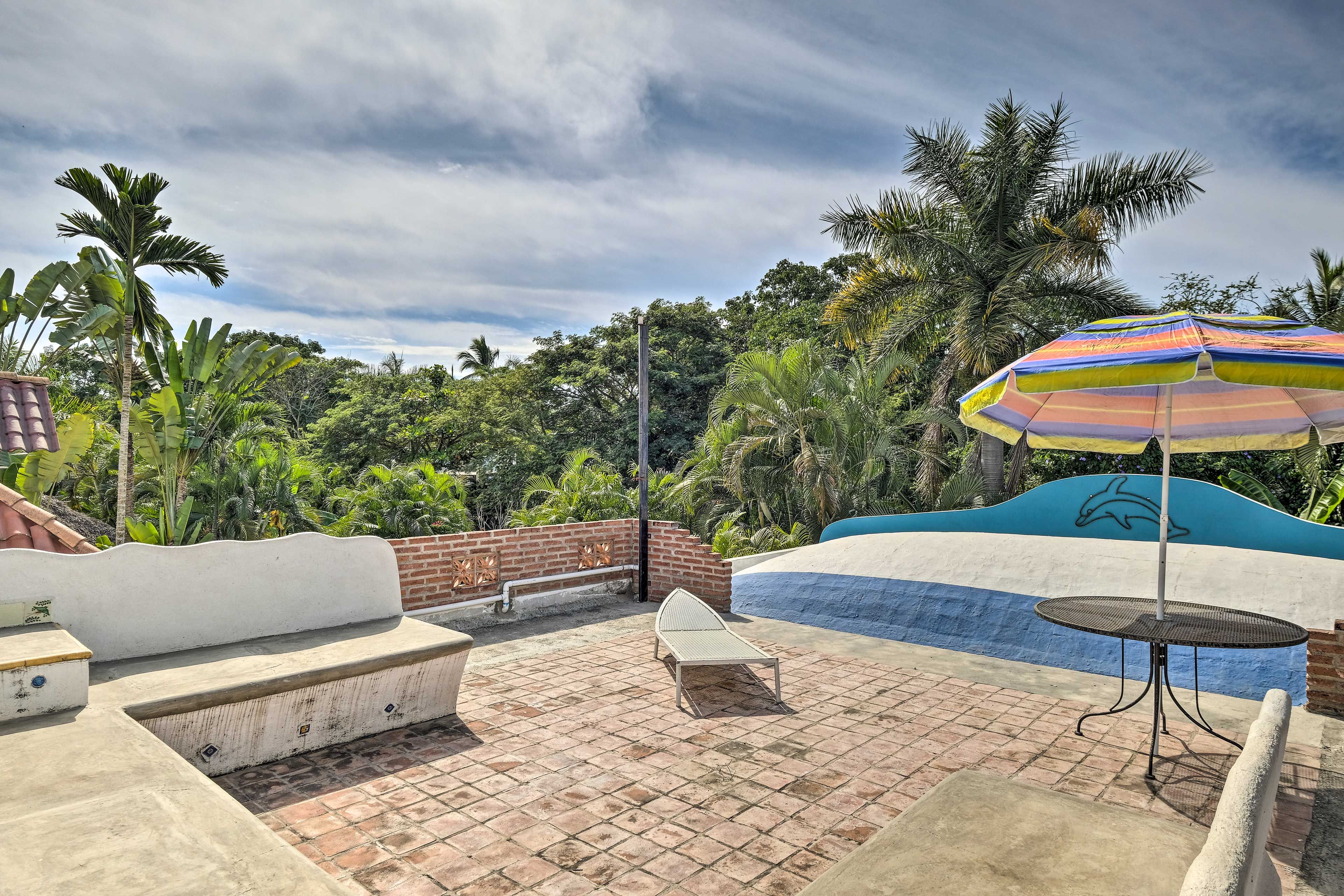 Shared Rooftop Deck