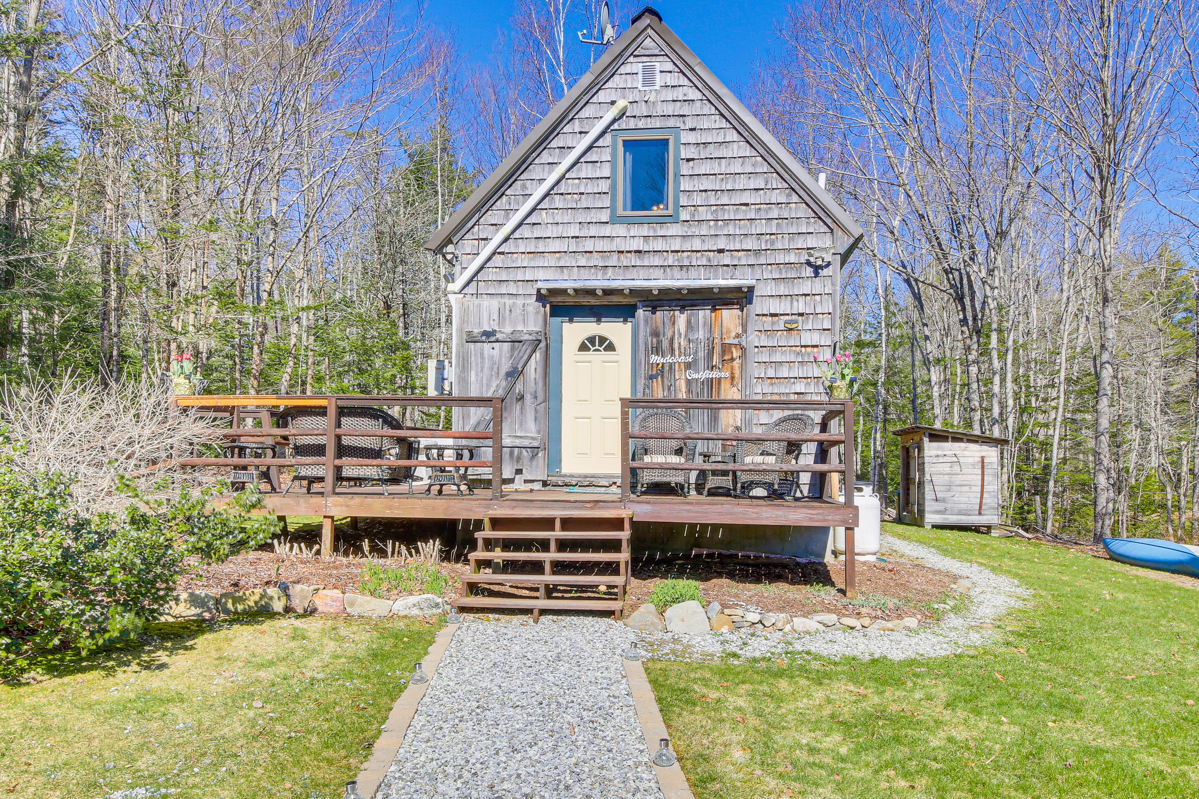 Property Exterior | Driveway Parking