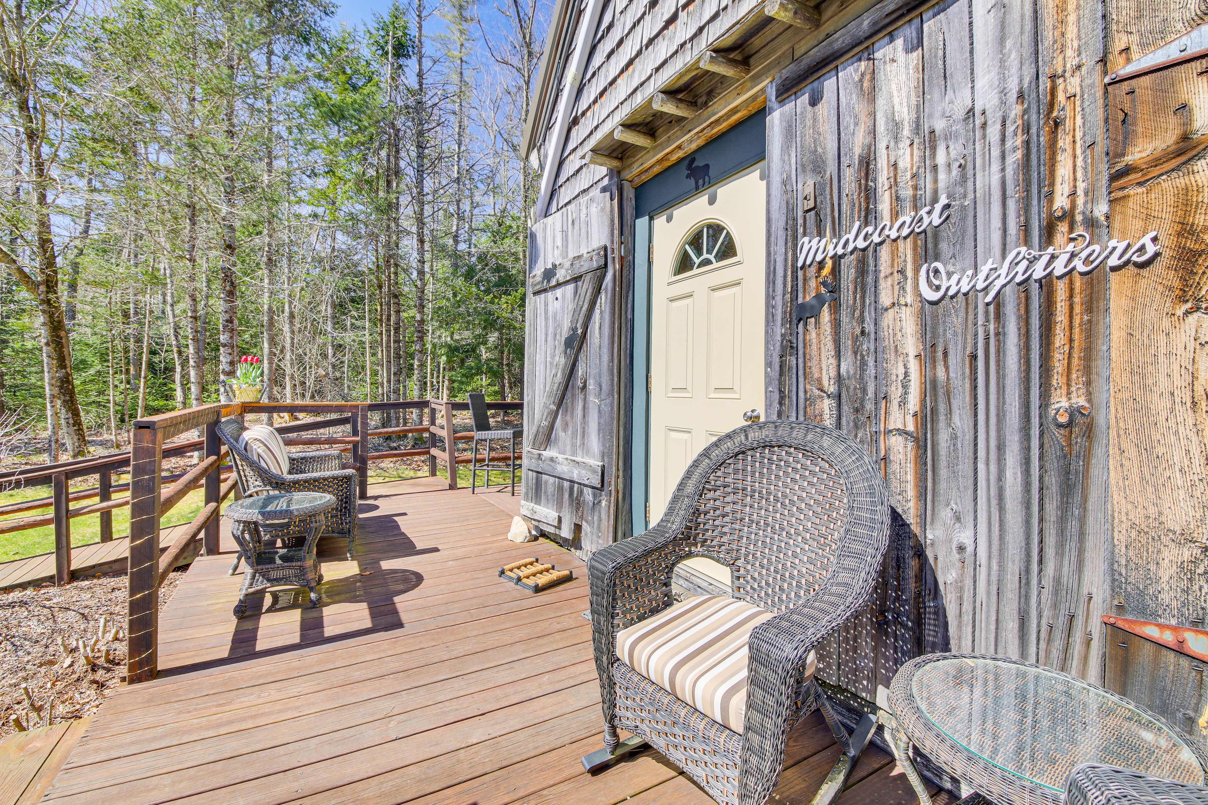 Porch | Outdoor Seating