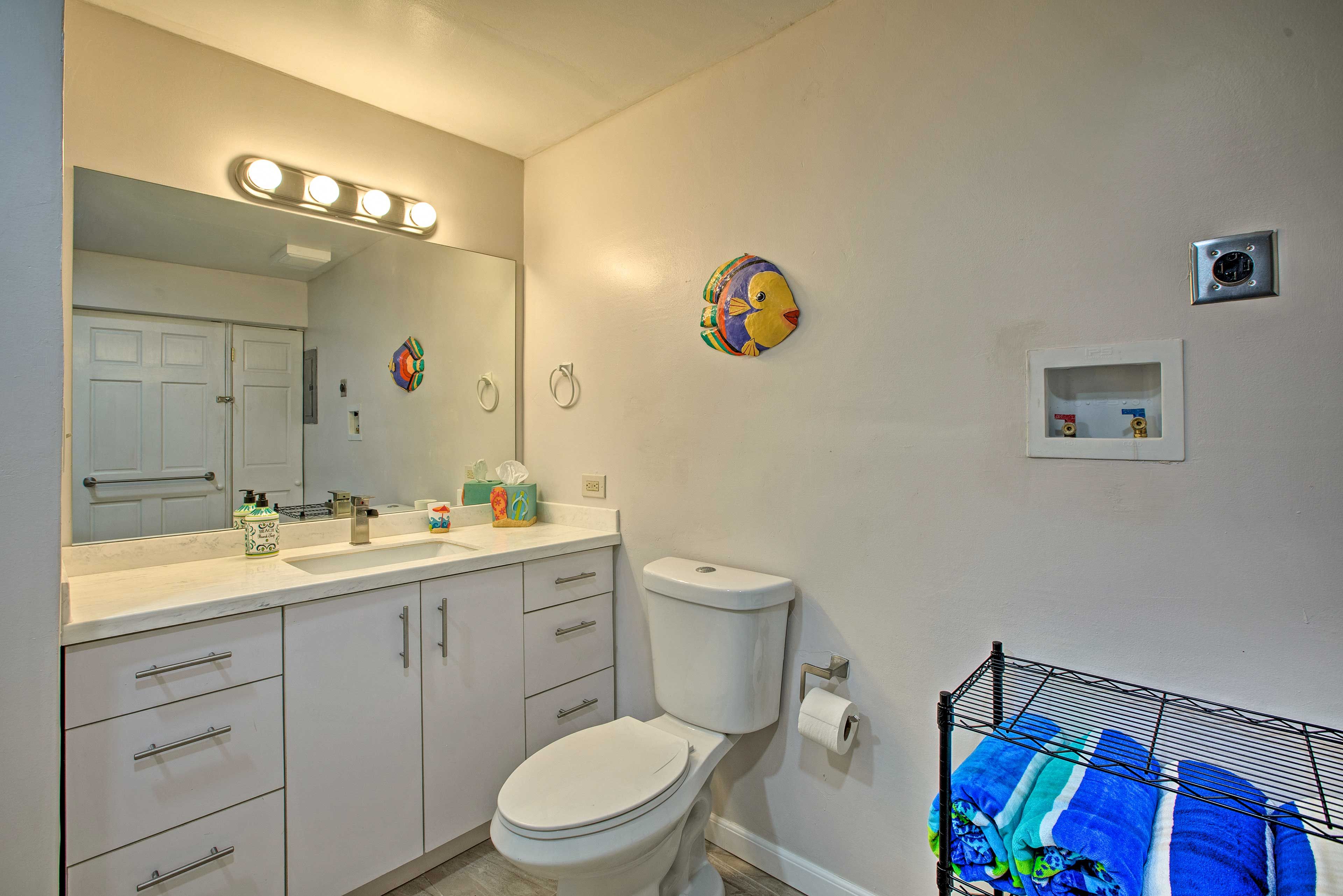 Full Bathroom | Complimentary Toiletries