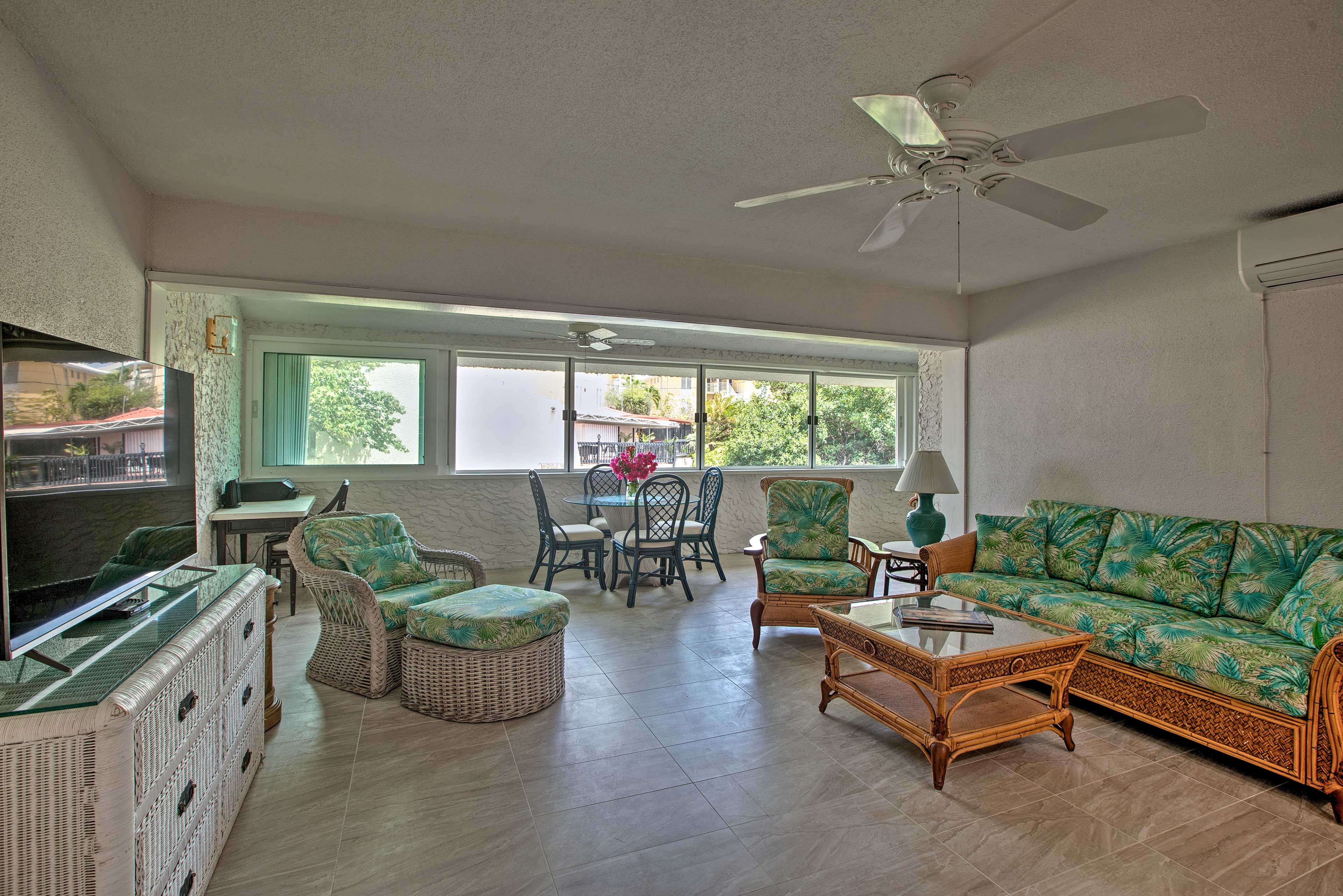 Living Room | Free WiFi | Air Conditioning