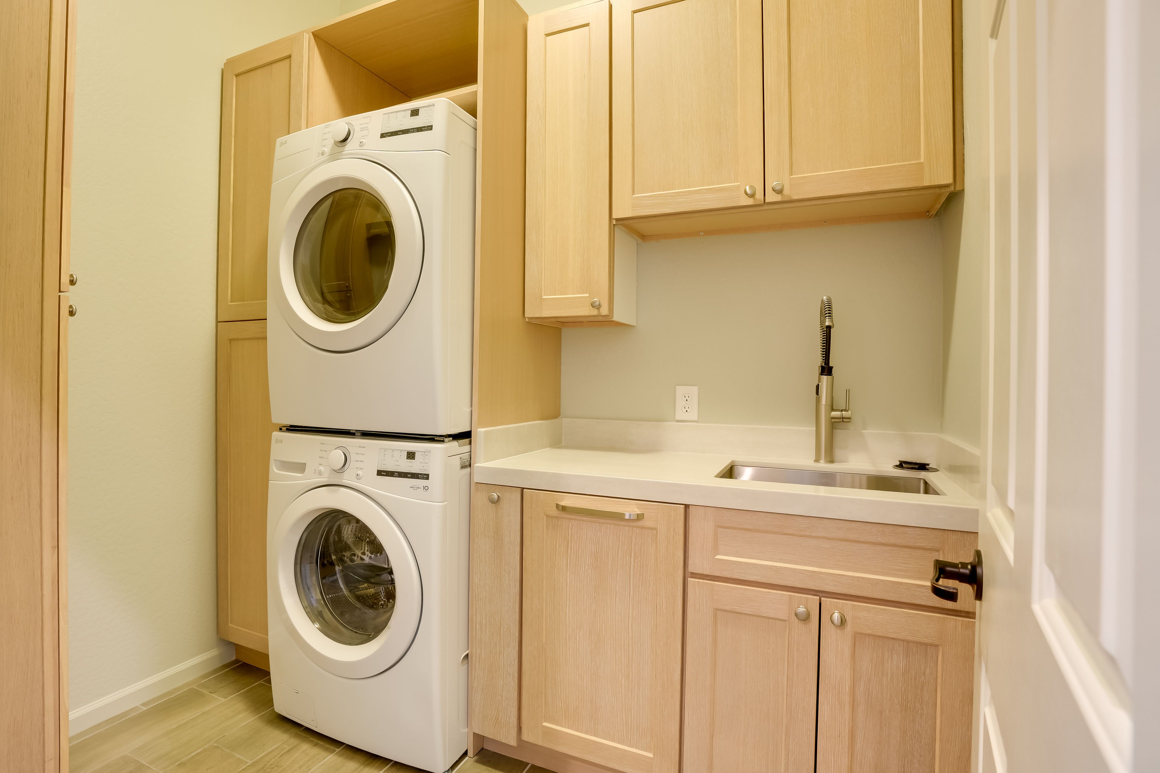 In-Unit Laundry | Washer & Dryer