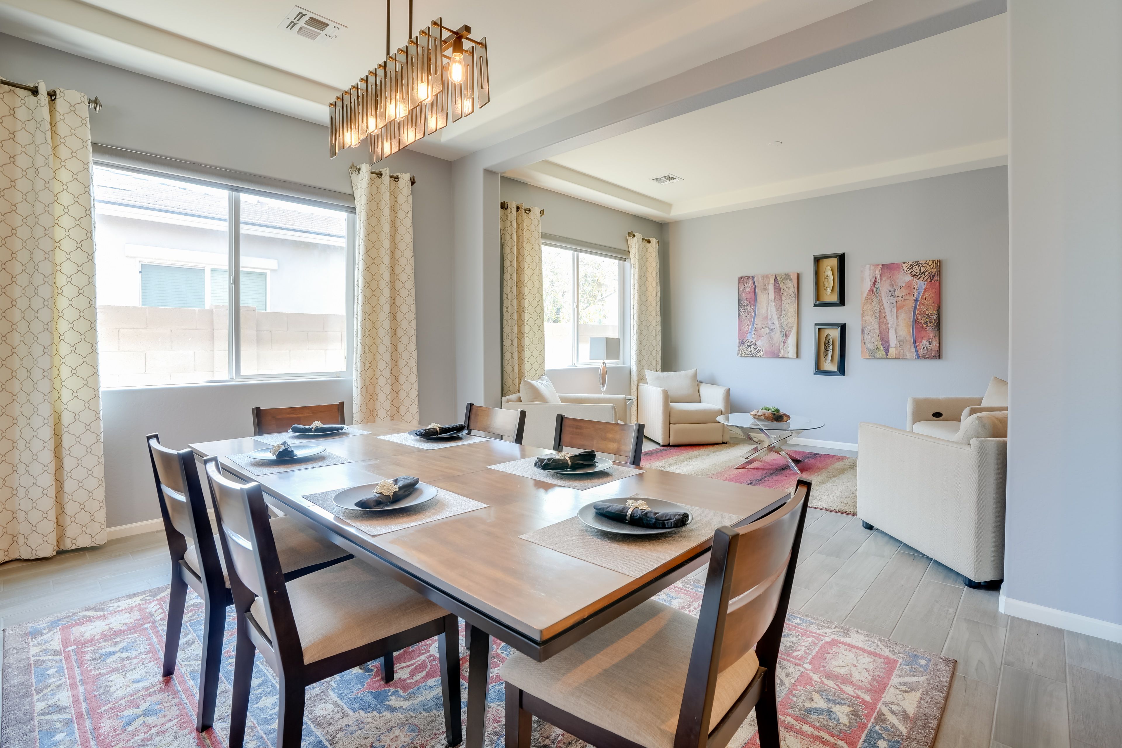 Dining Area | Dishware & Flatware Provided