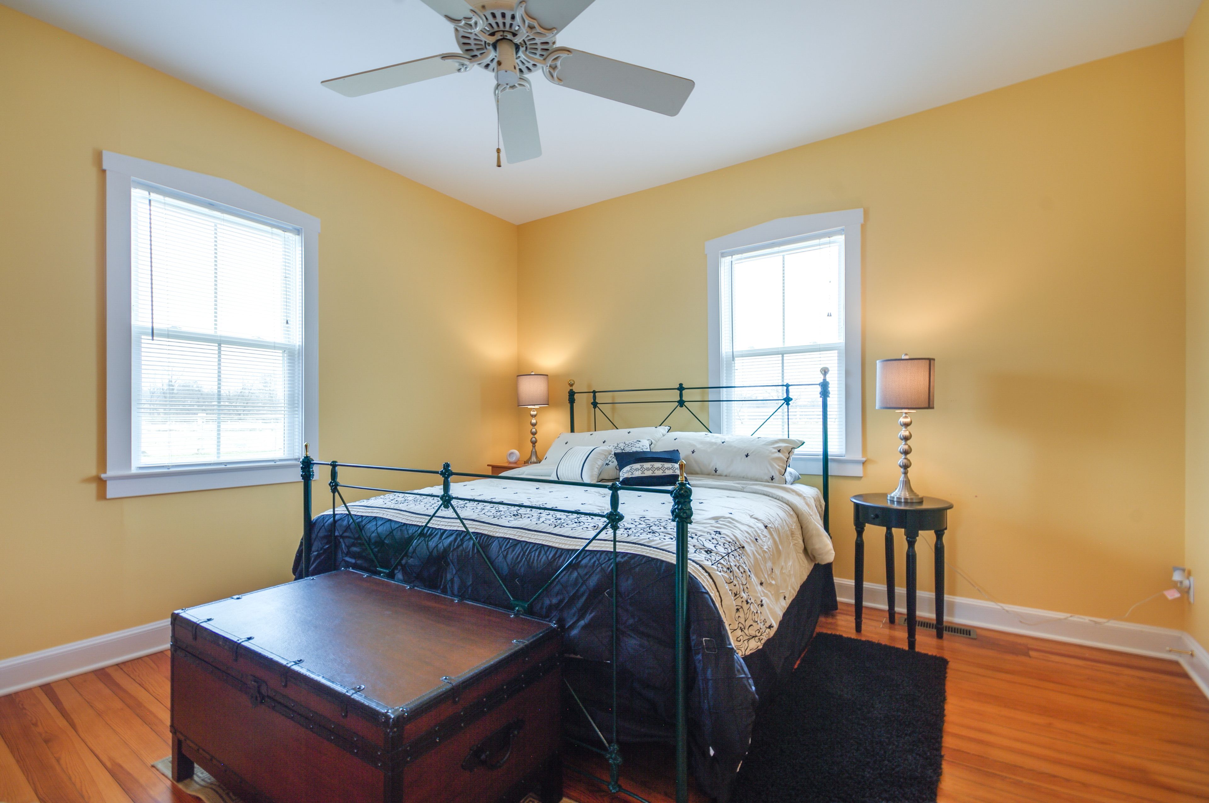 Bedroom | King Bed | Linens Provided | Satellite TV