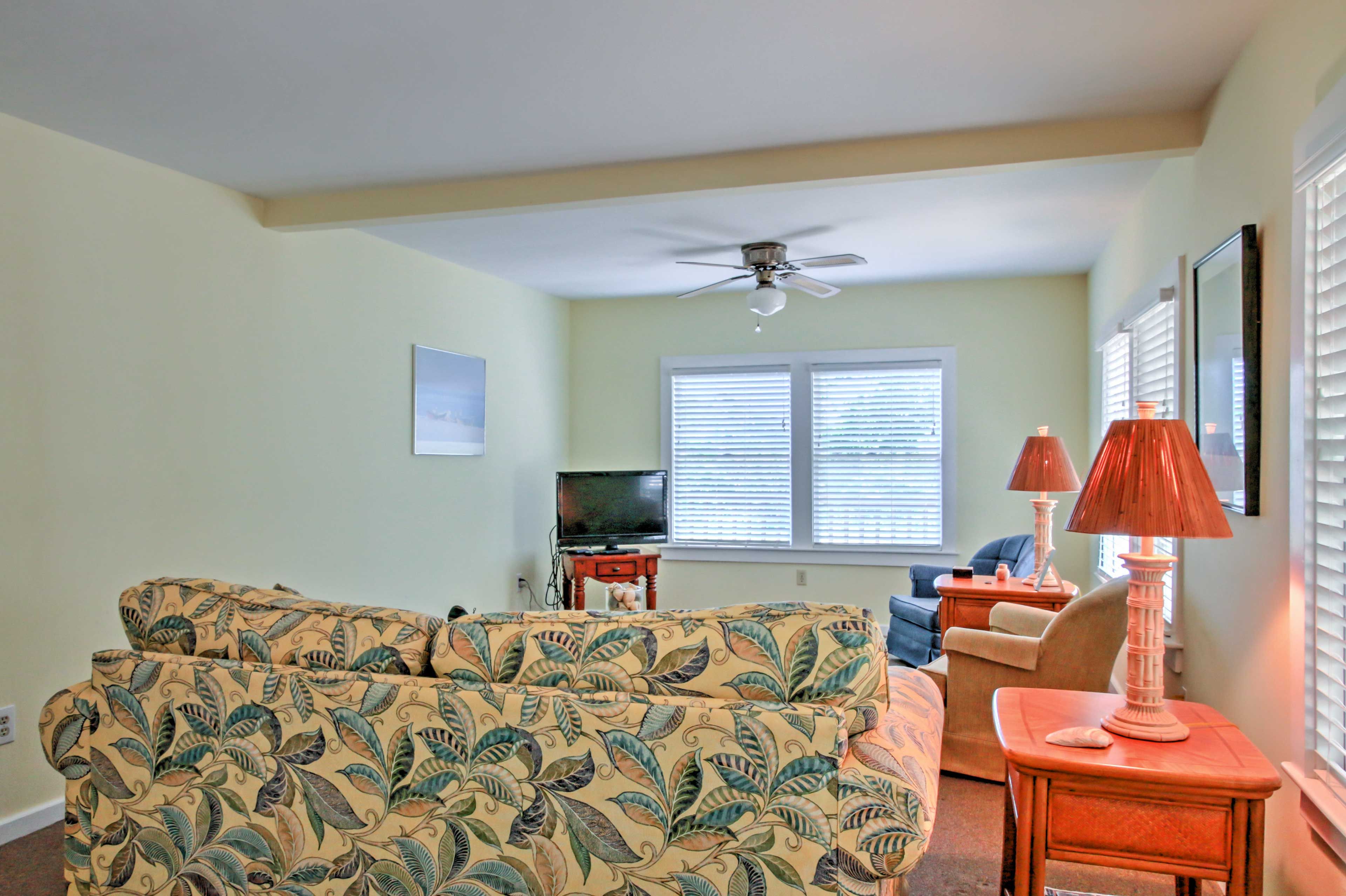 Living Room | Free WiFi | Central Heating | A/C