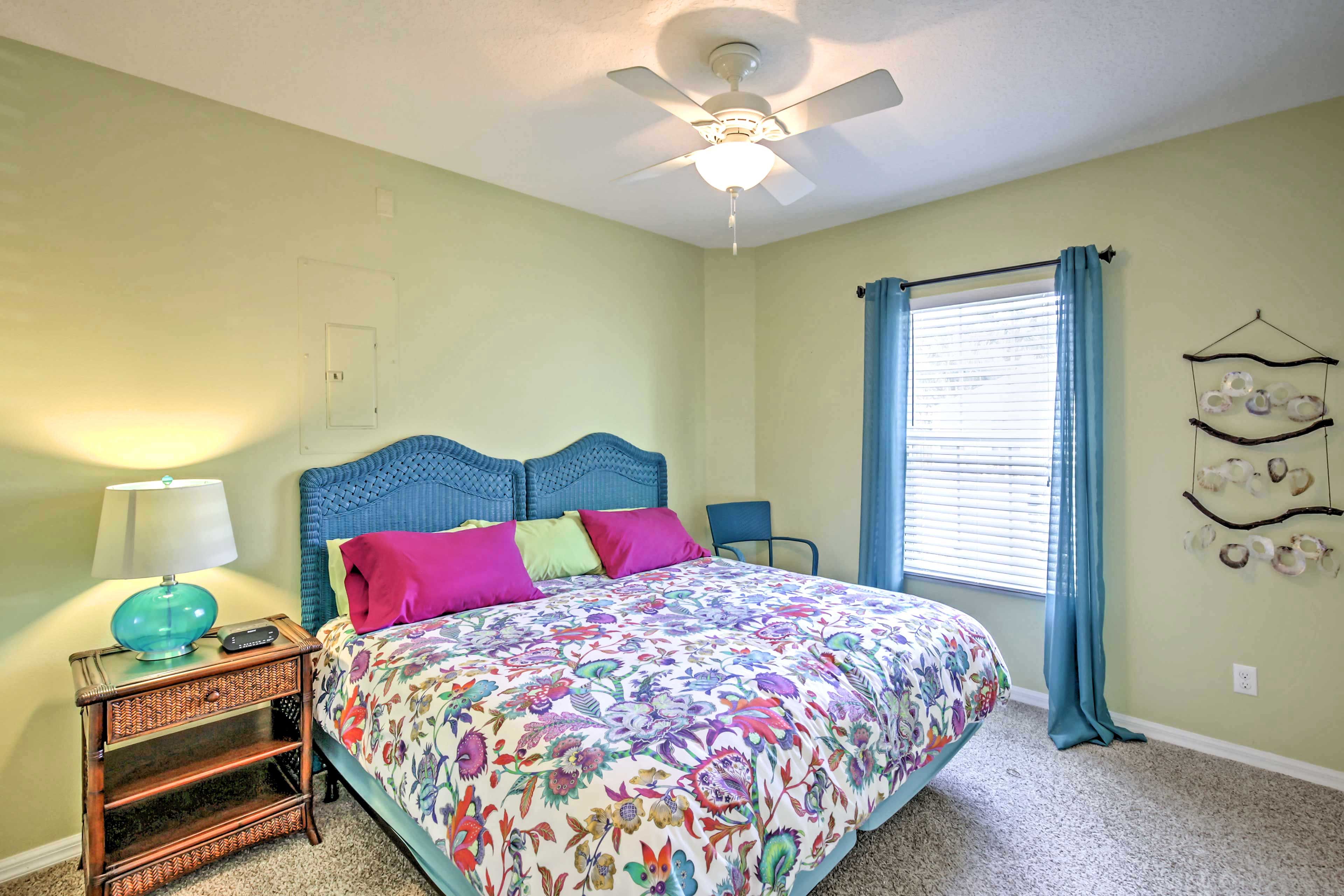 Bedroom 4 | Queen Bed (Can Convert to 2 Twin Beds)