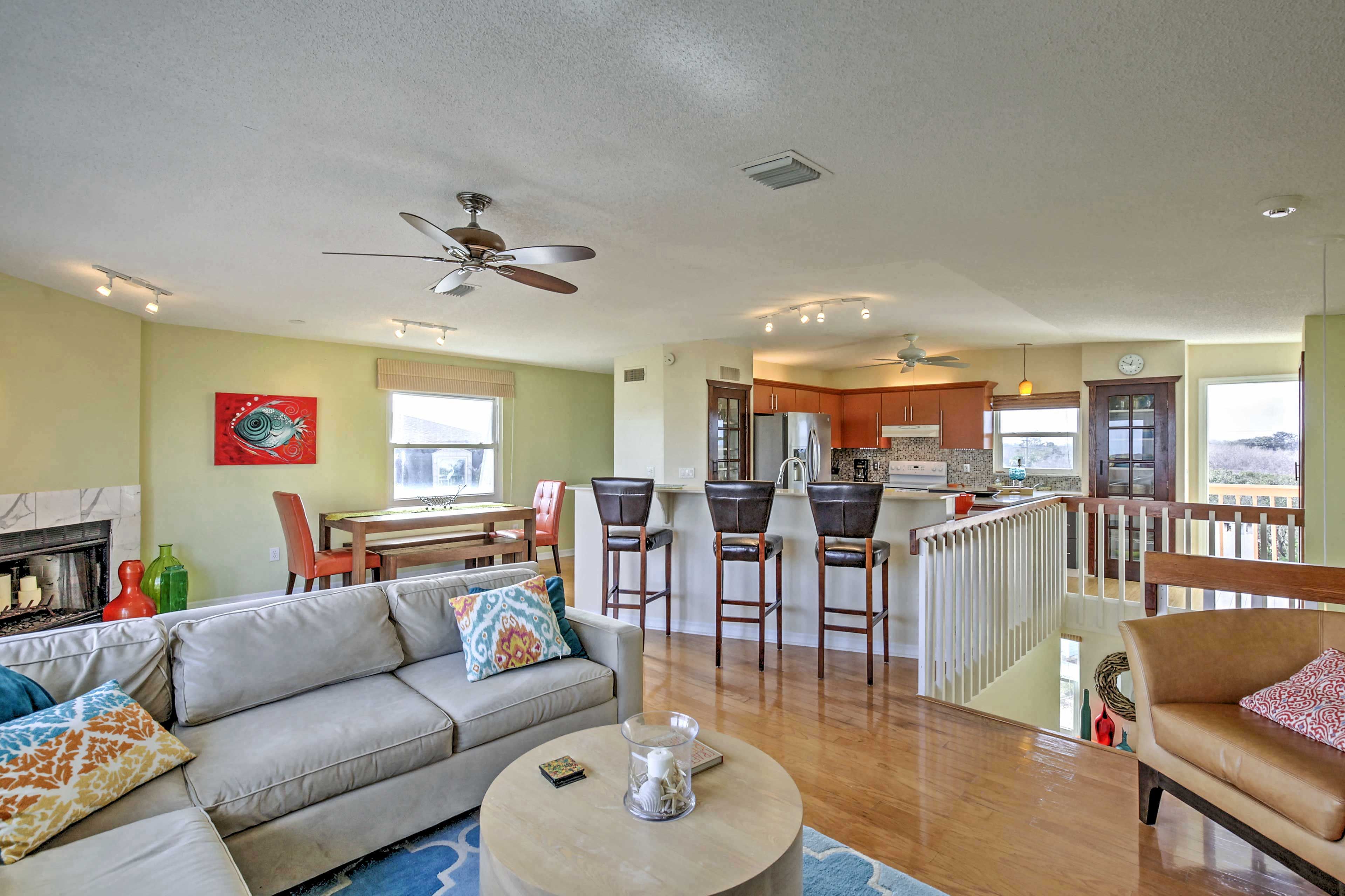 Interior | Open Floor Plan | Free WiFi | Central Heating & A/C