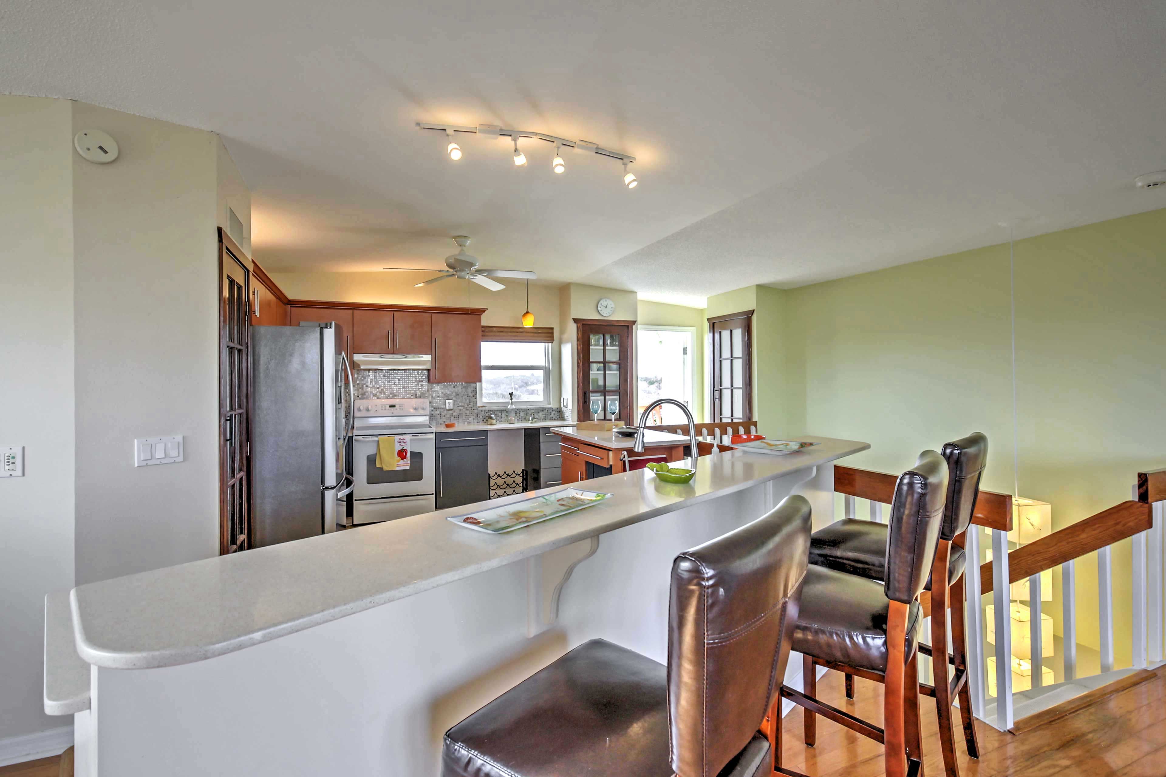 Kitchen | Bar Seating