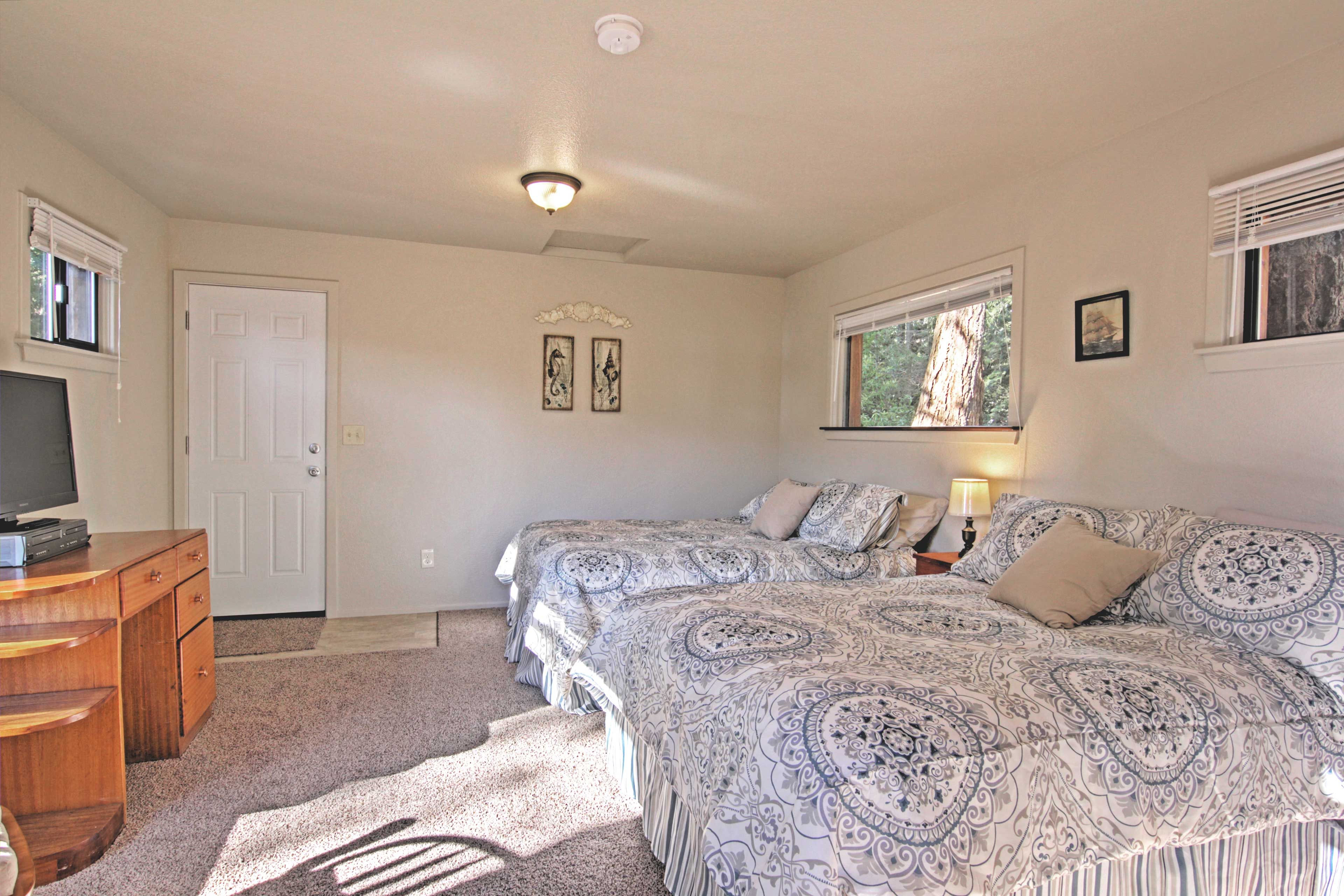 Guest House | 2 Queen Beds