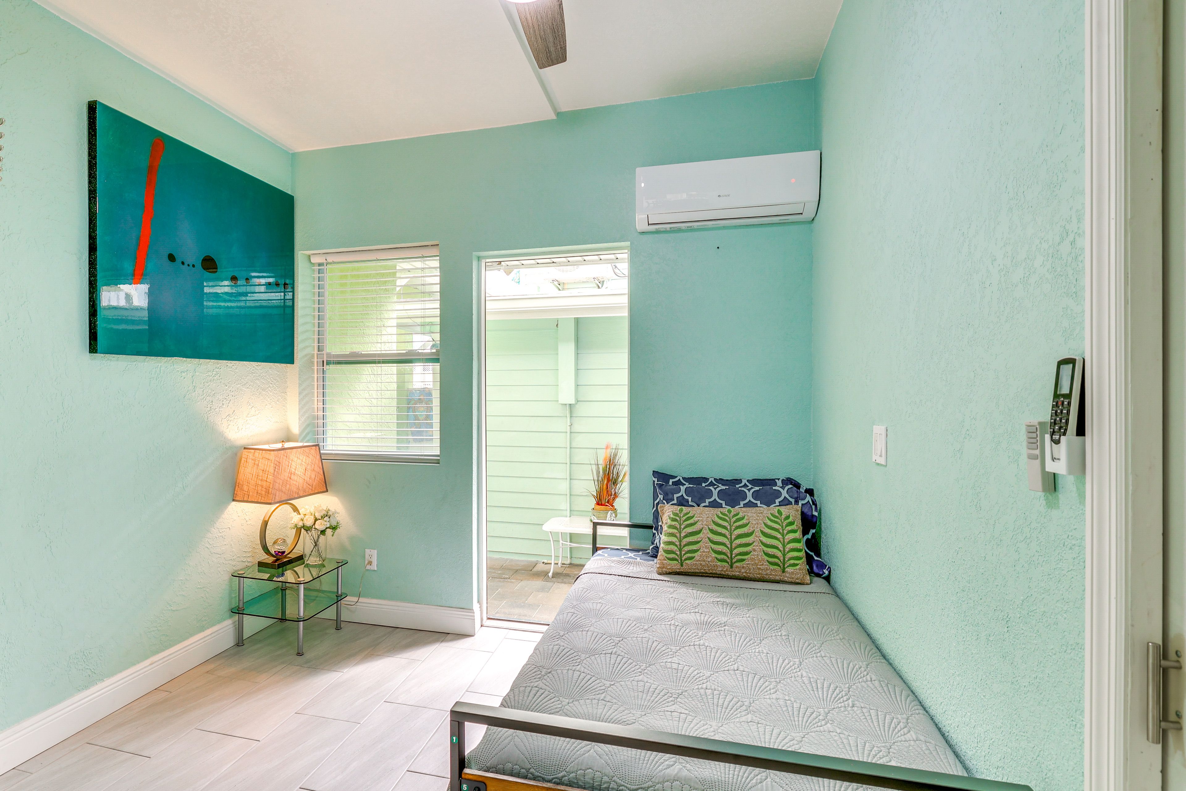 Bedroom 2 | Twin Bed w/ Twin Trundle