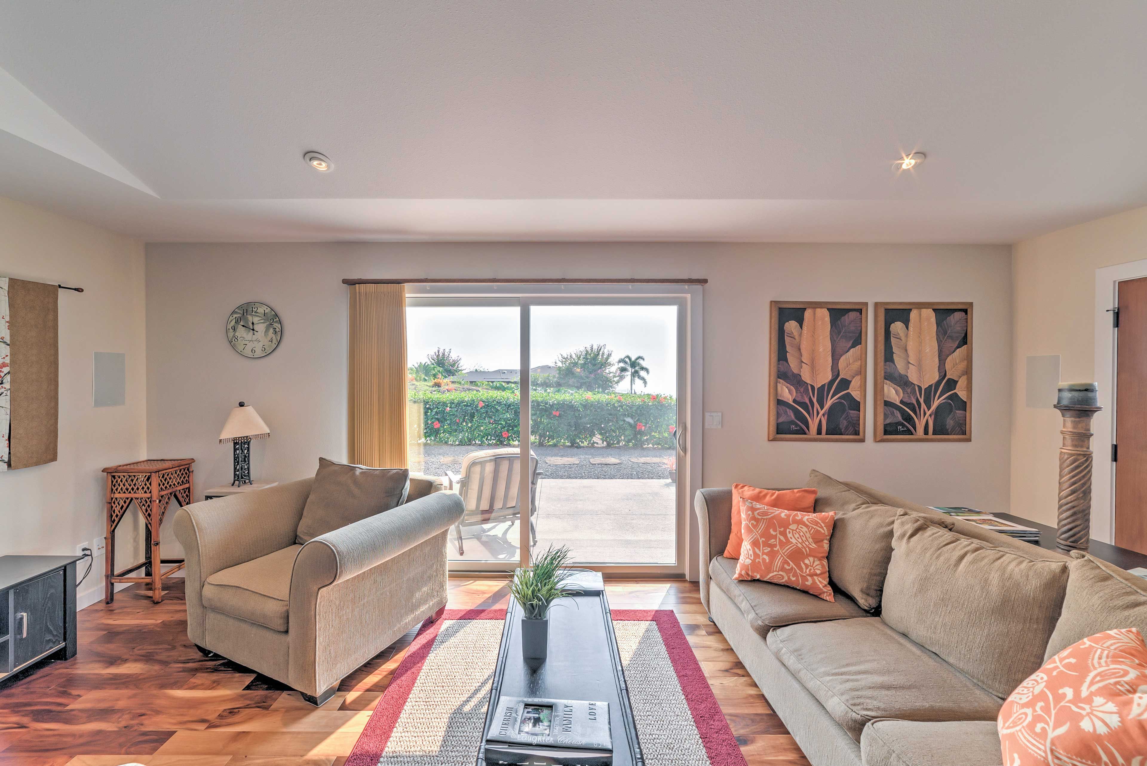 Living Room | Free WiFi | A/C | Smart TV