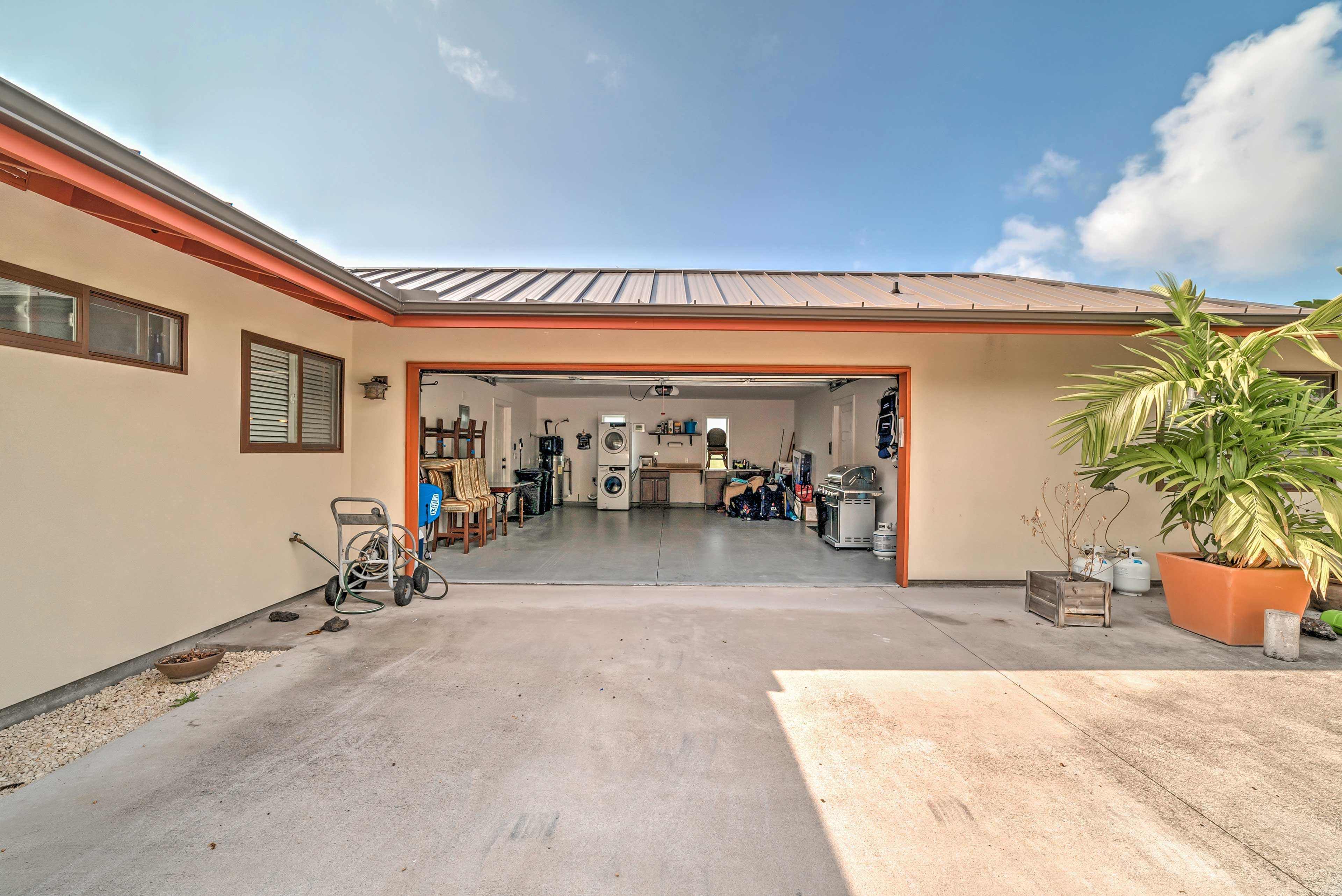 Parking | Garage (1 Vehicle) | Driveway (1 Vehicle)