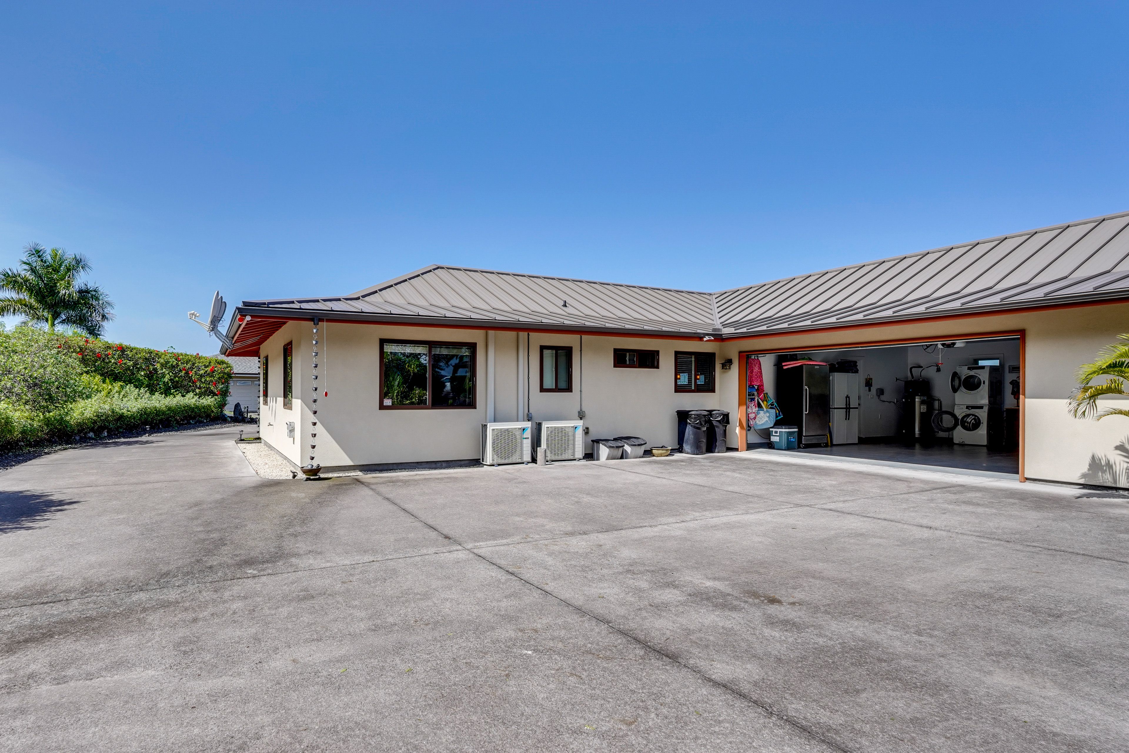 Parking | Garage (1 Vehicle) | Driveway (1 Vehicle)