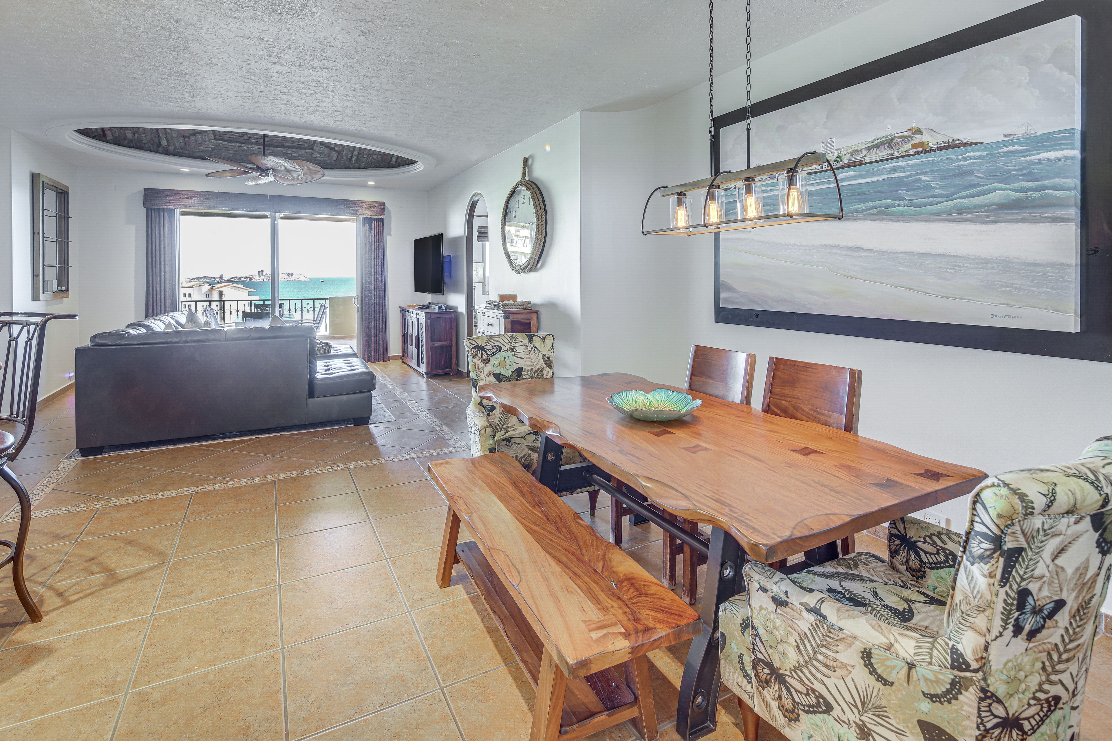 Dining Area | Dishes & Flatware Provided