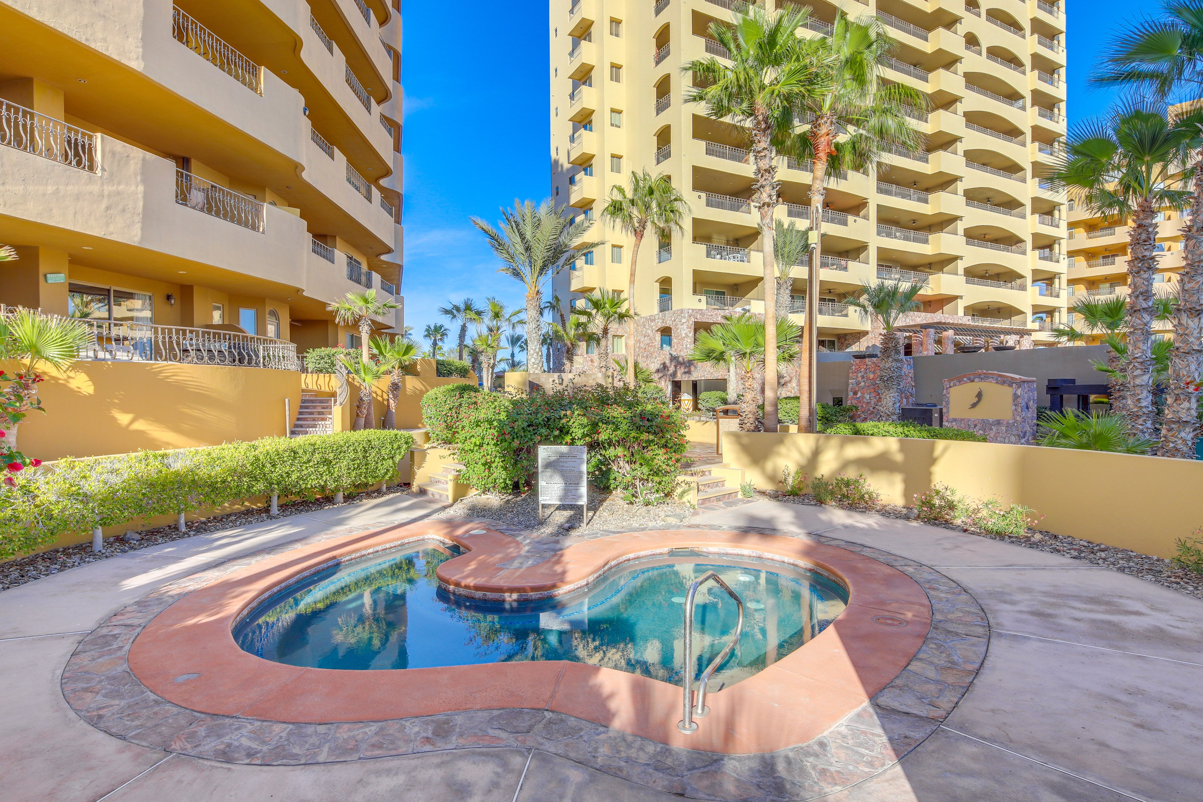 Community Amenities | Hot Tub