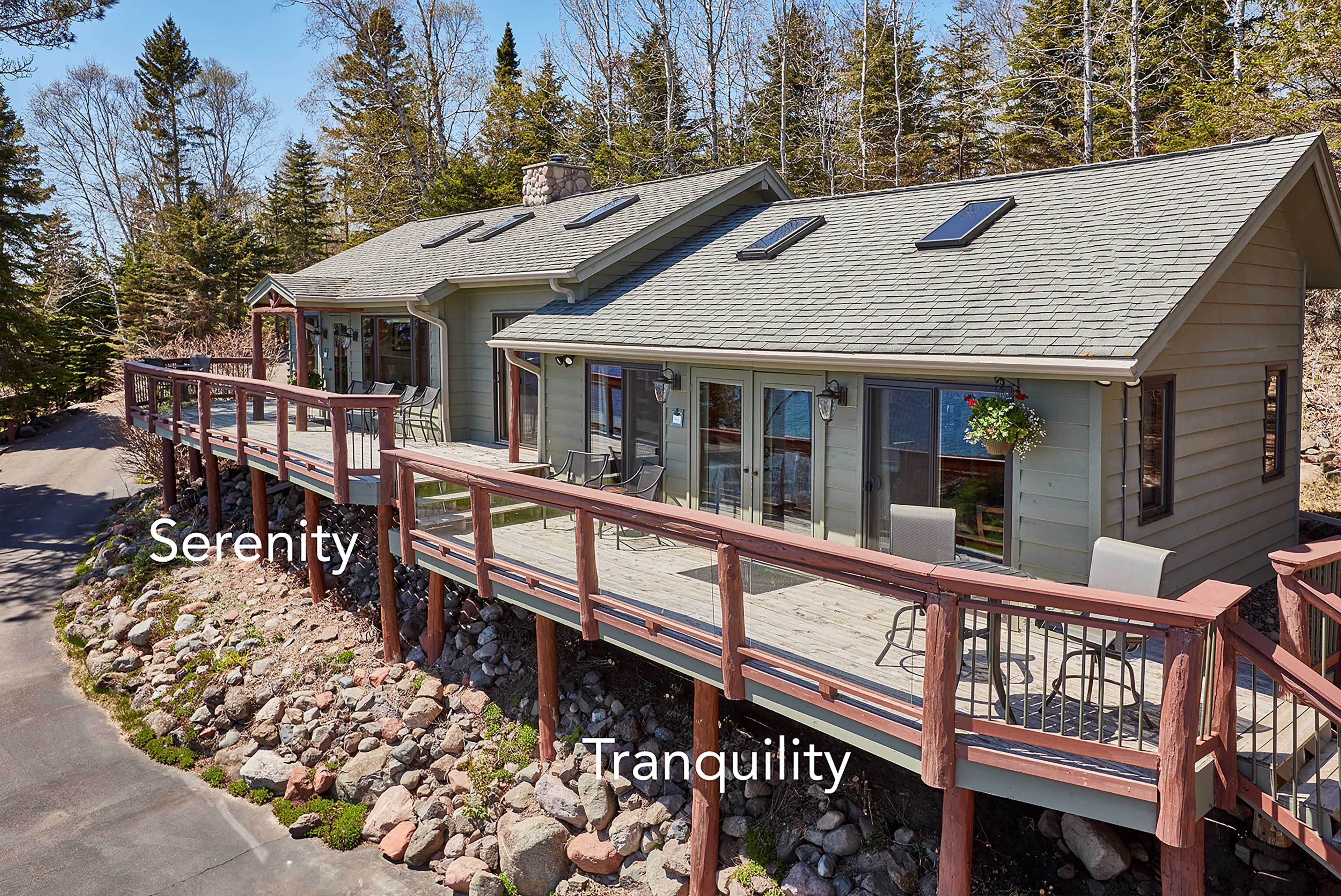 Serenity Exterior | 150 Ft from Lake Superior