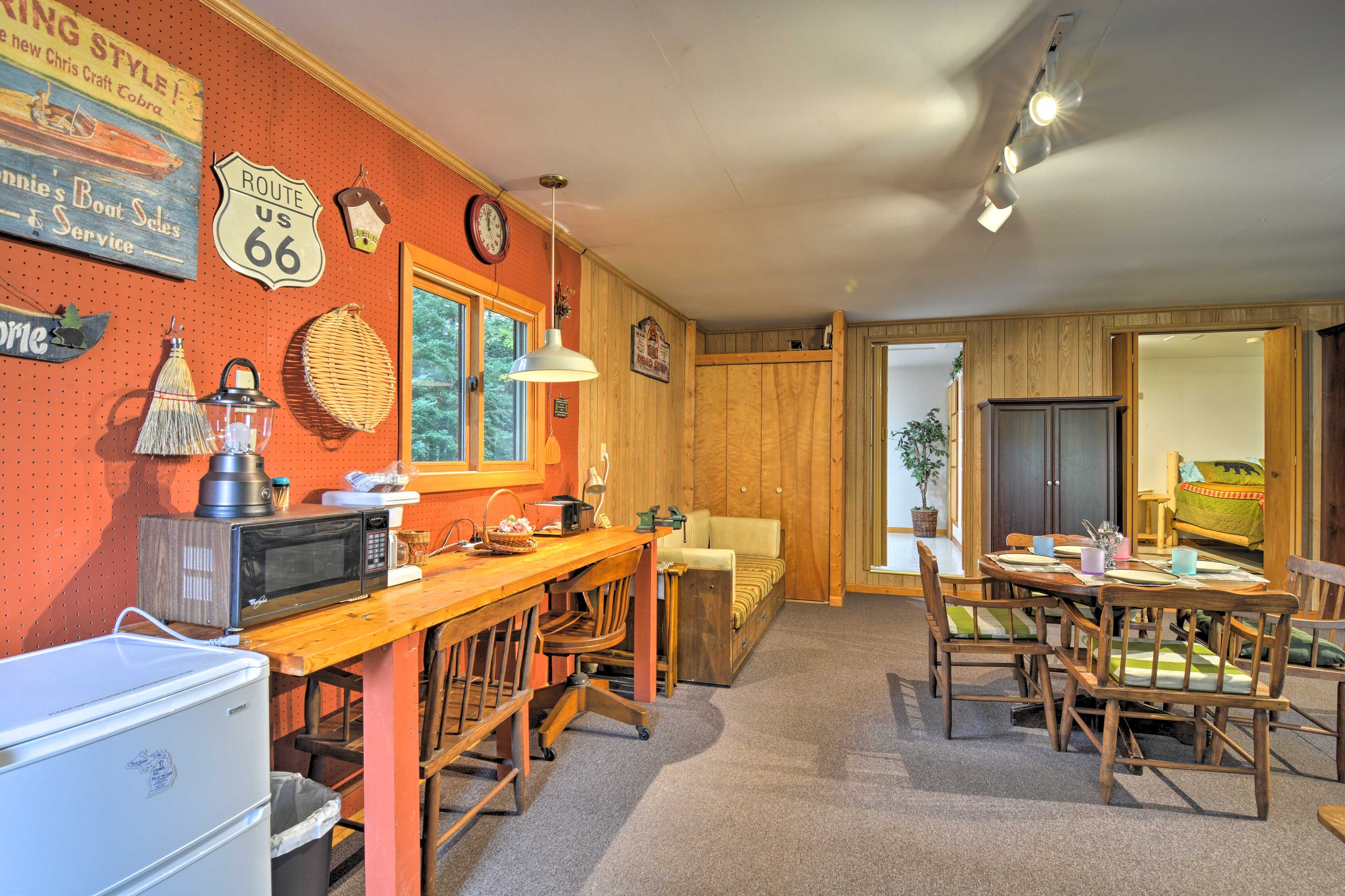 The guest house boasts a kitchenette.