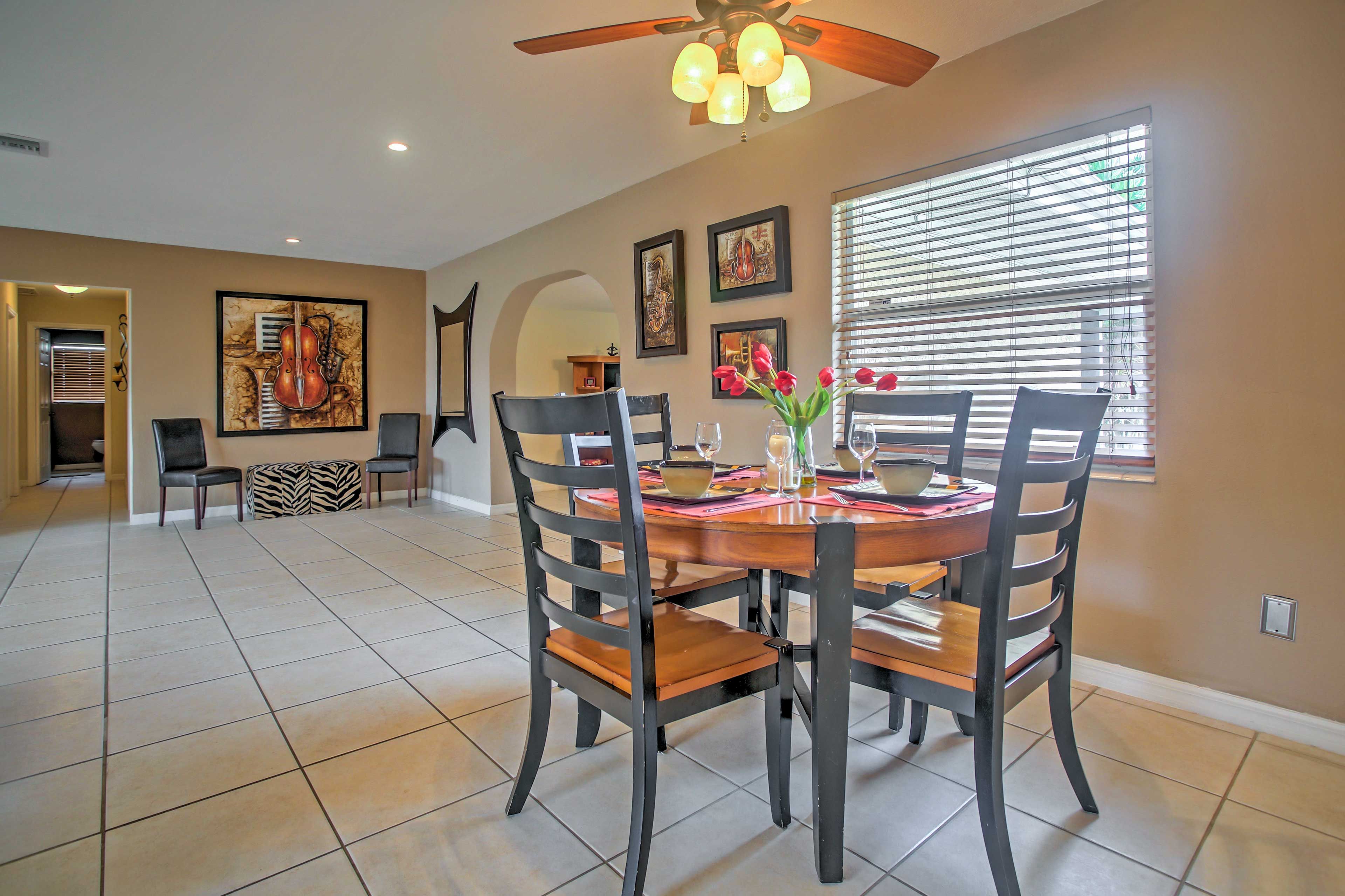Gather at the kitchen table for 4  and feast on delicious home-cooked meals.