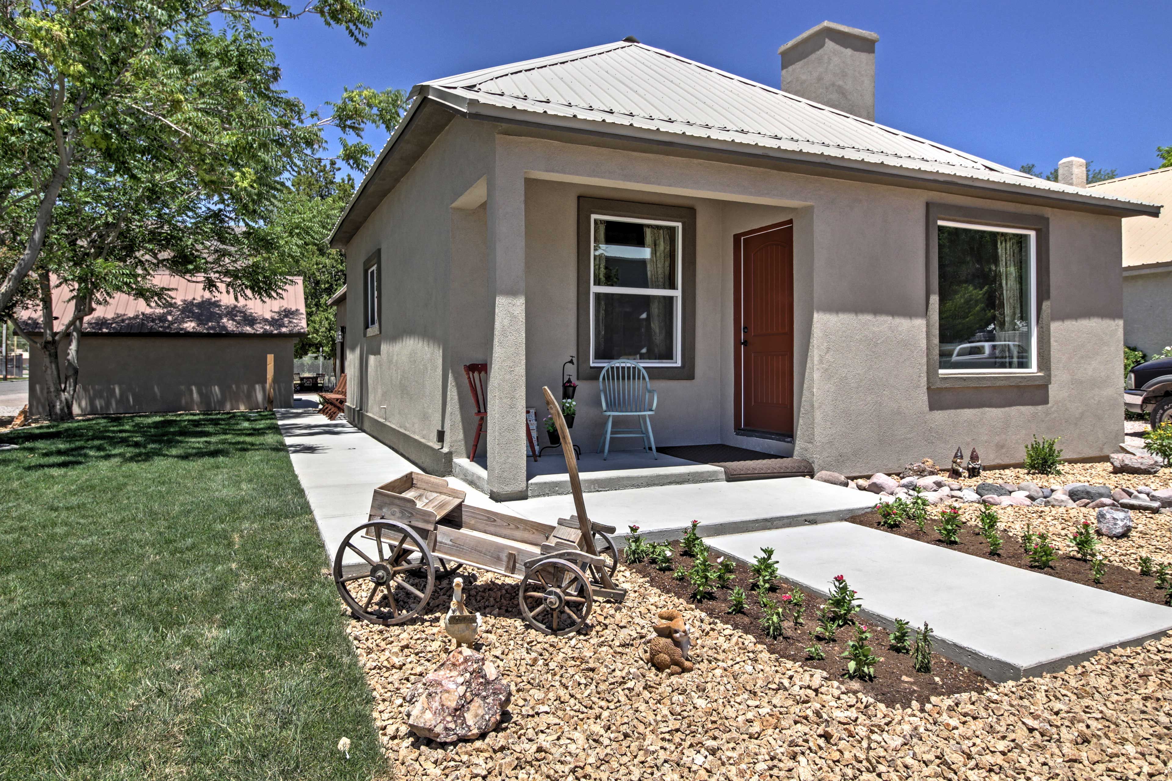 Escape your everyday routine to this beautiful Caliente vacation rental home.