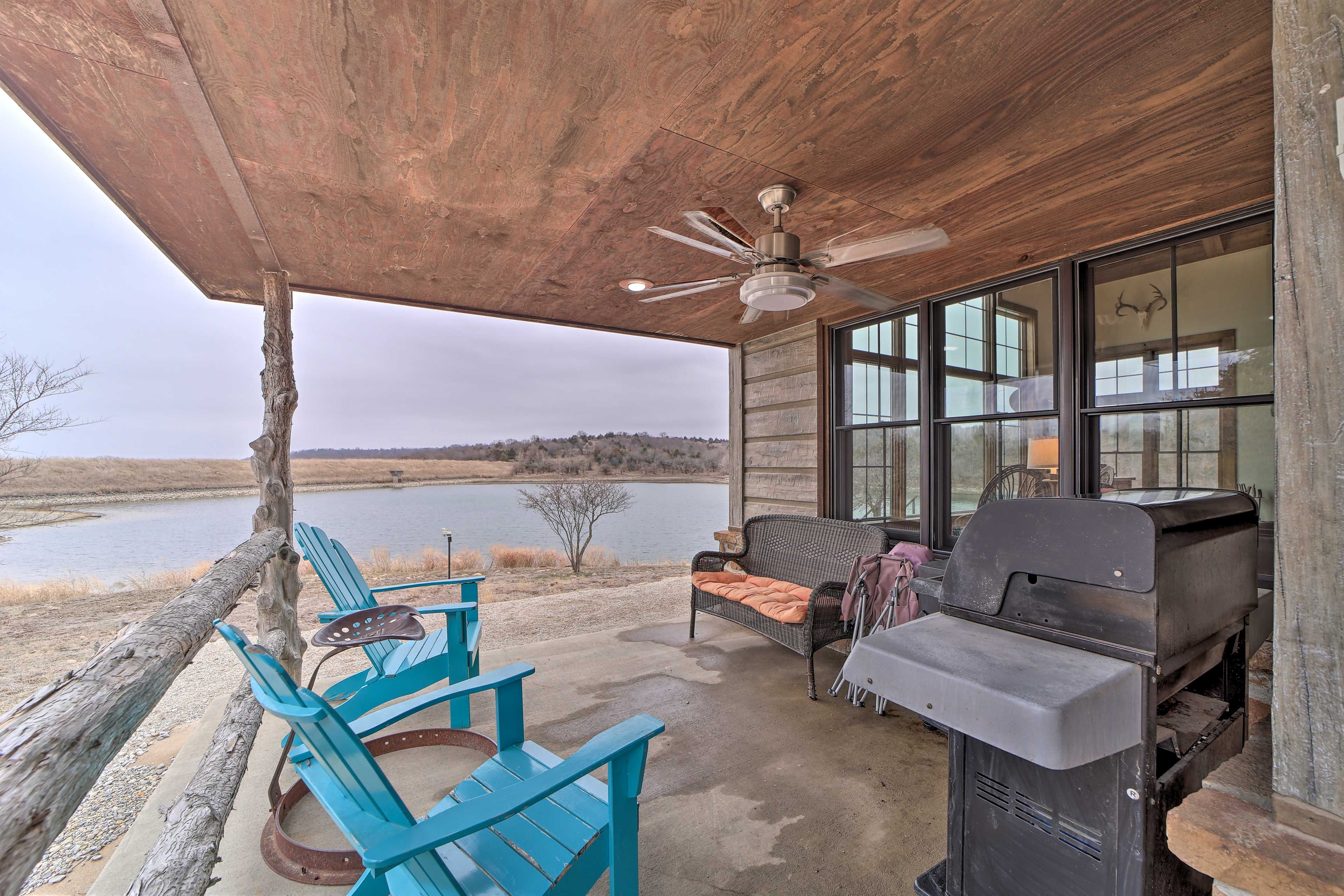 Covered Patio | Gas Grill