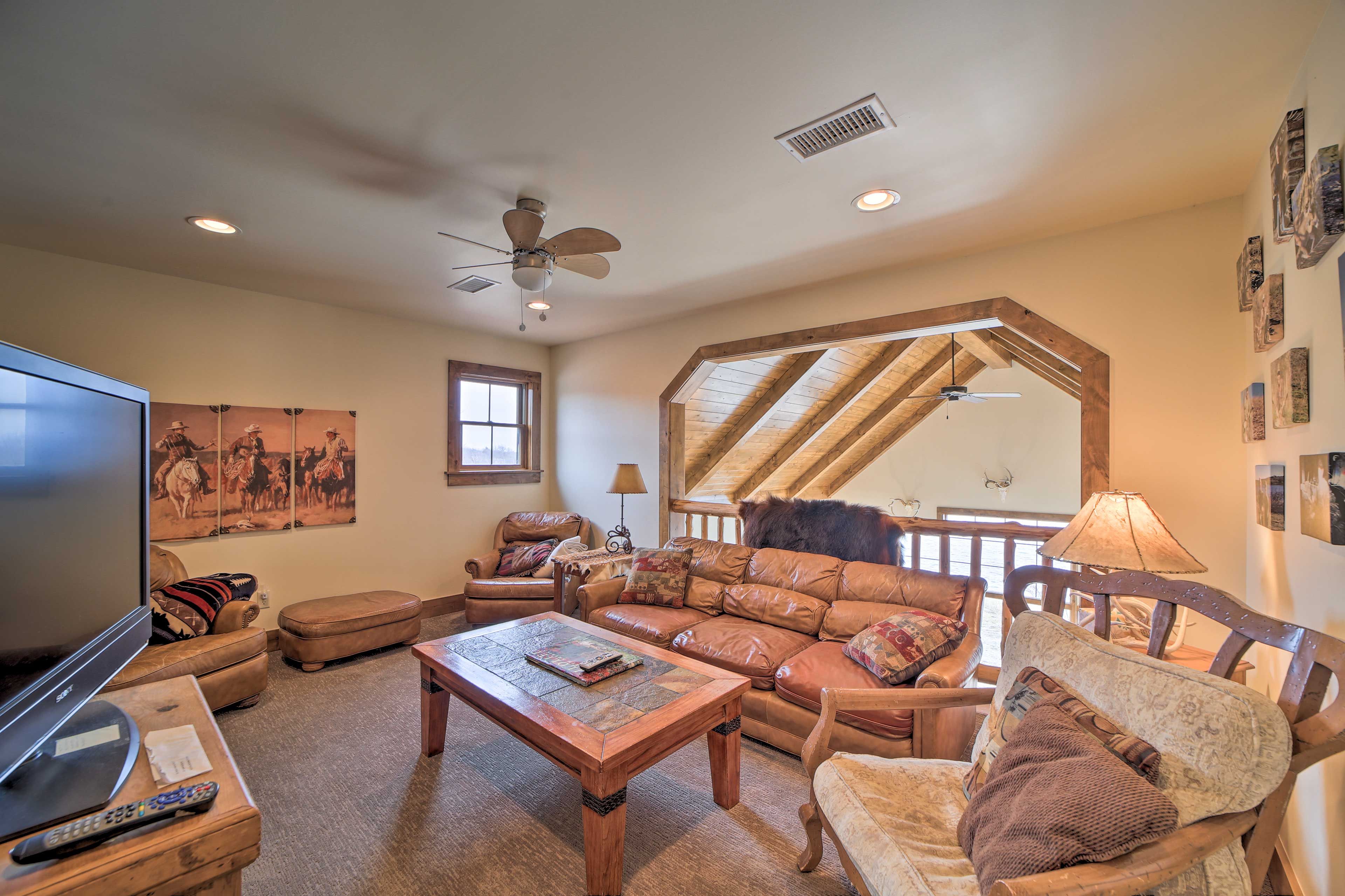 Loft | TV Area