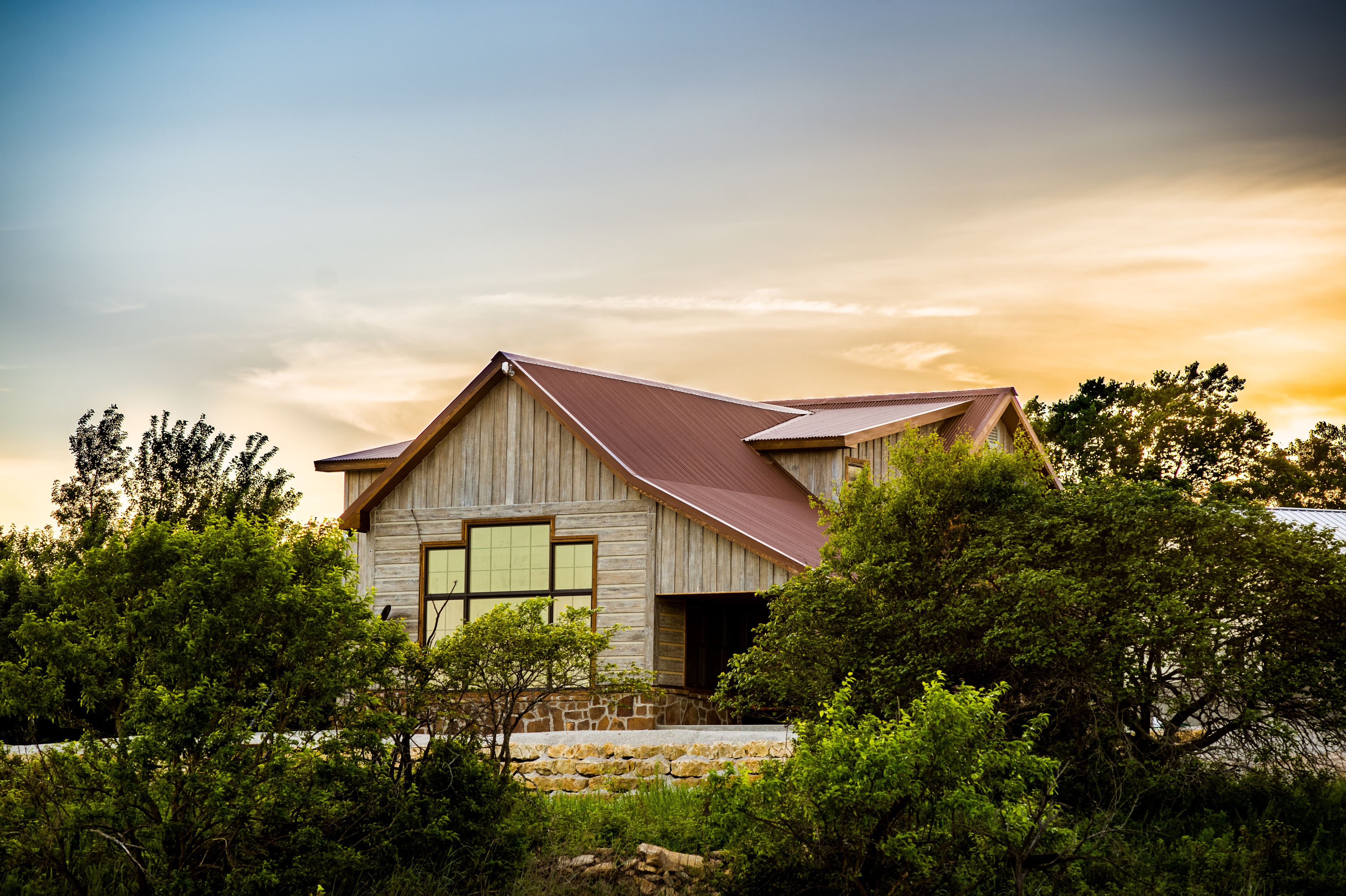 Cedar Vale Vacation Rental | 4BR | 3BA | 2,700 Sq Ft | Stairs Required