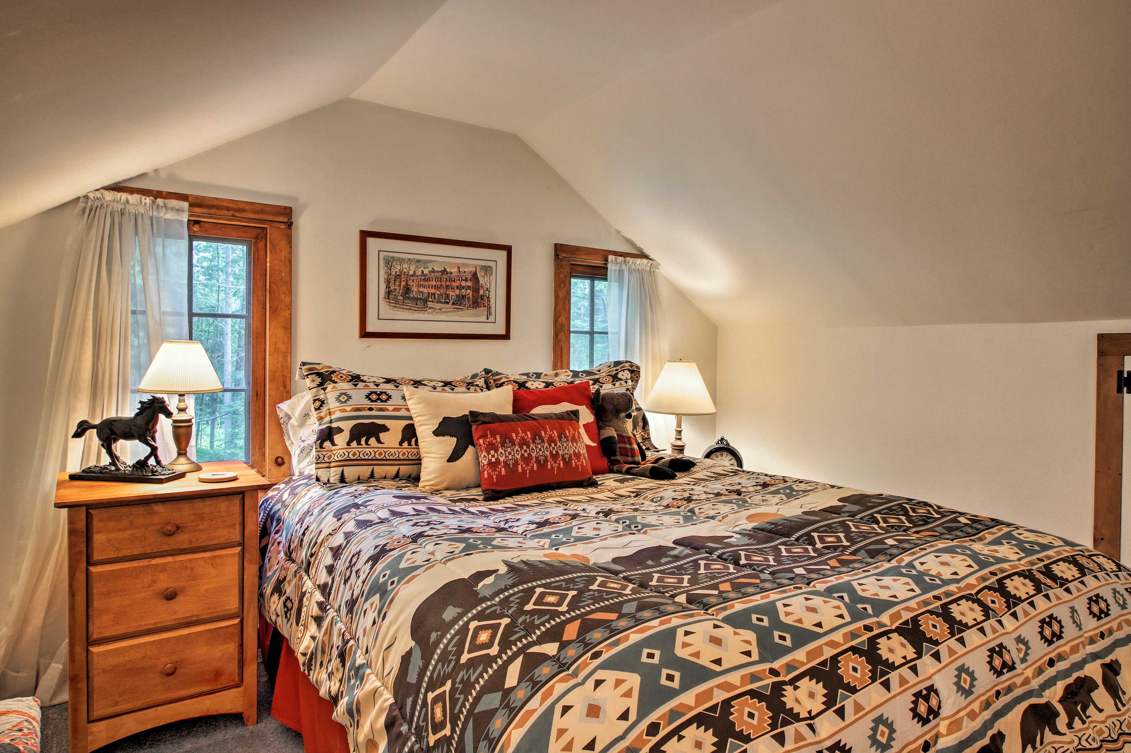 Bedroom 2 | Queen Bed | Upper Level