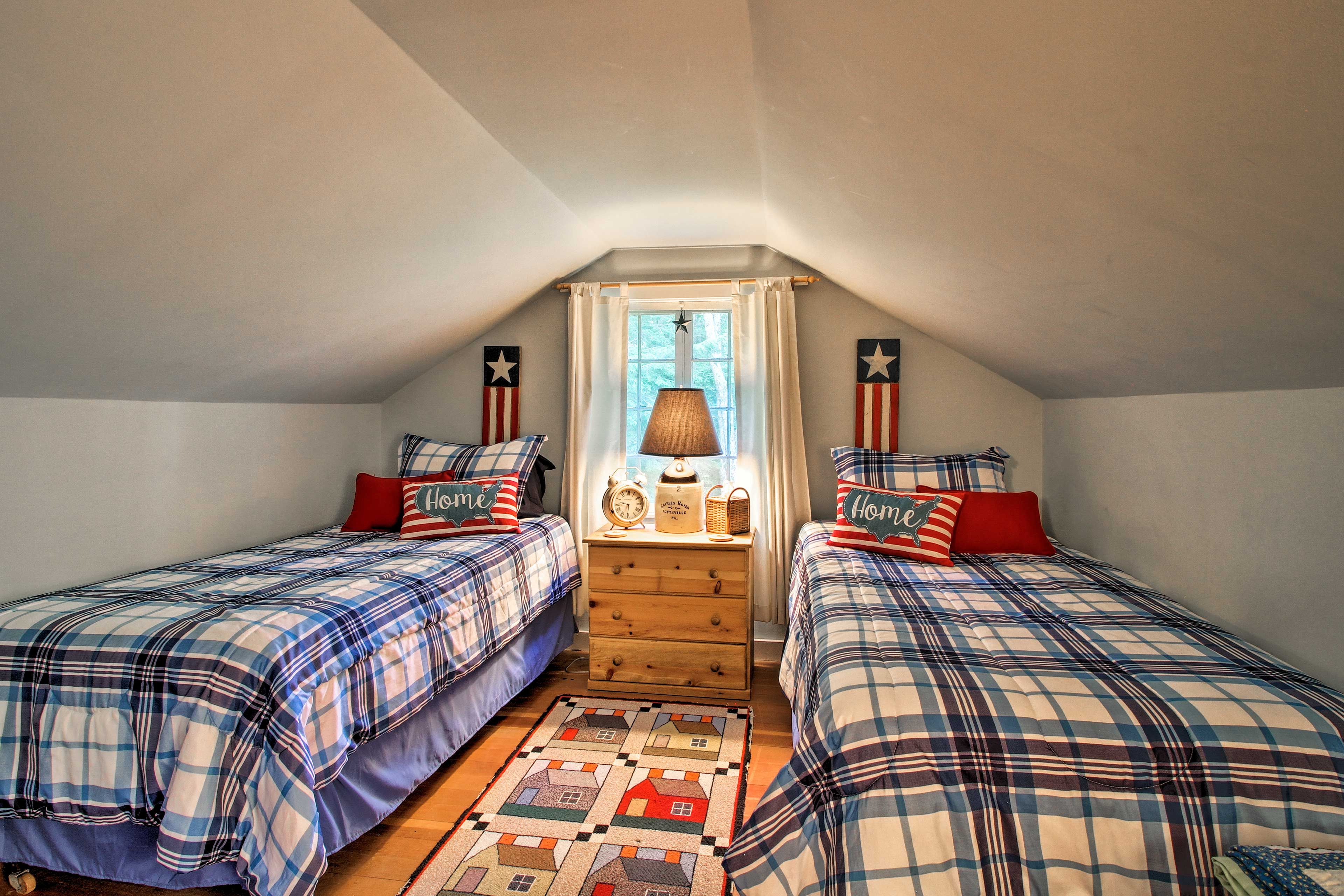 Bedroom 3 | 2 Twin Beds | Upper Level