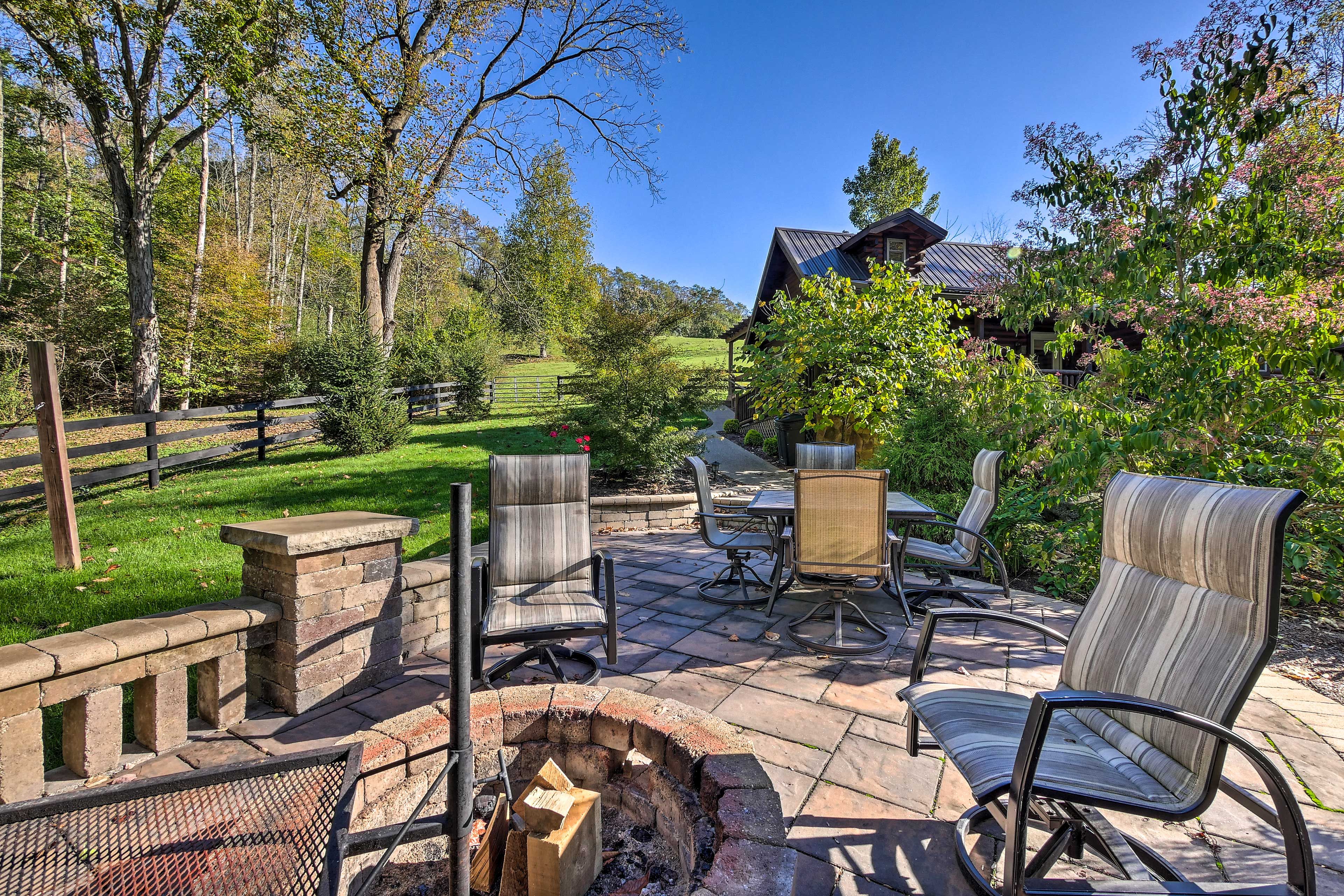 Furnished Patio