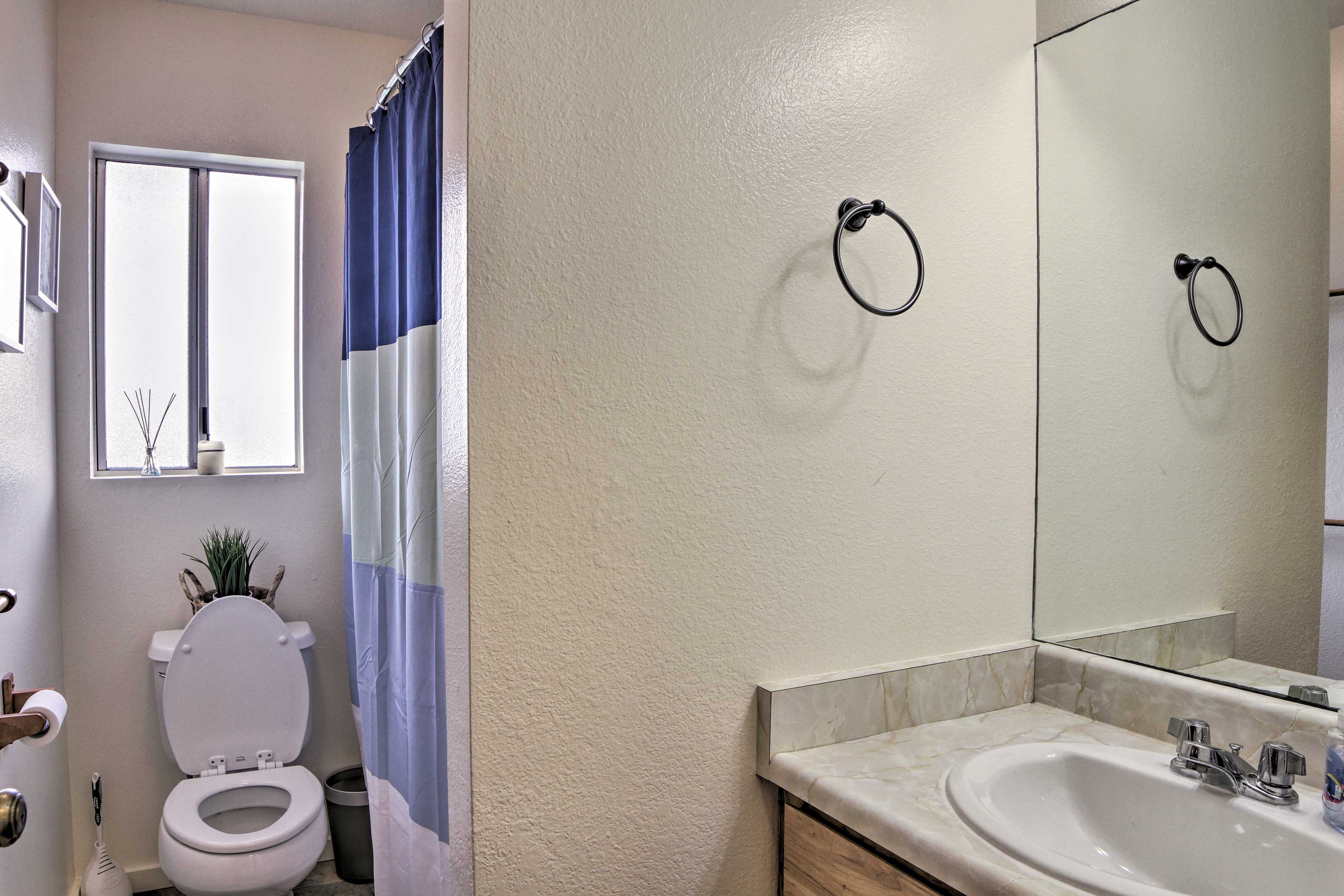 Bathroom | 2nd Floor