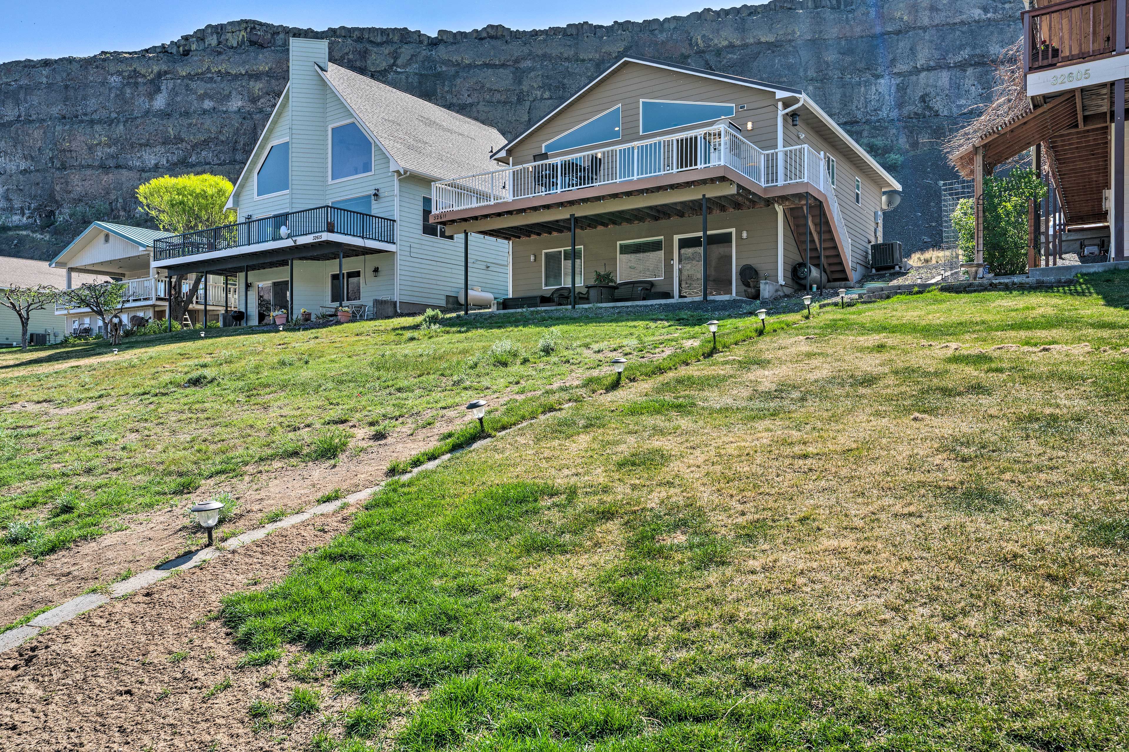 Home Exterior | Yard