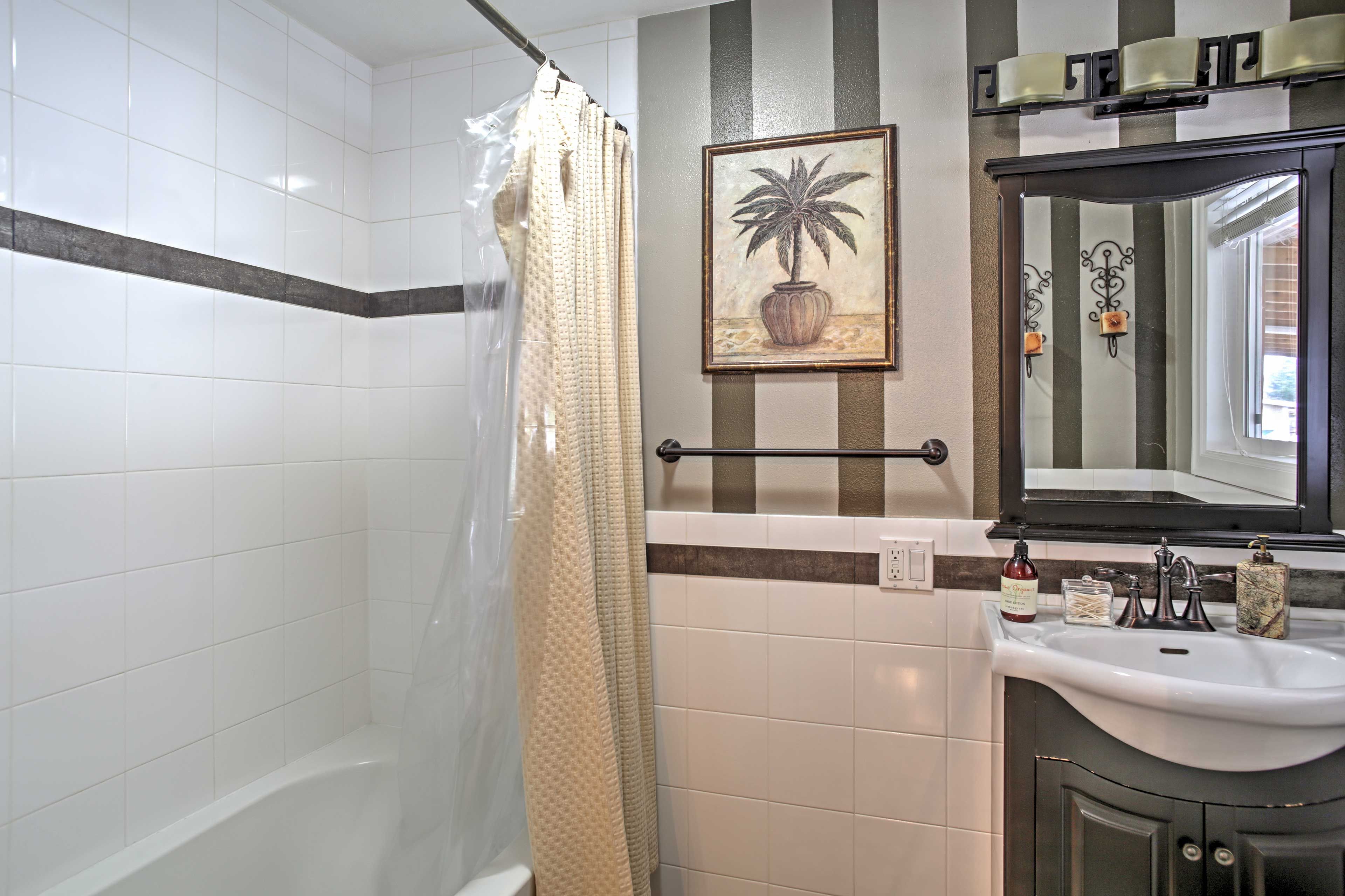 Full Bathroom | Hair Dryer