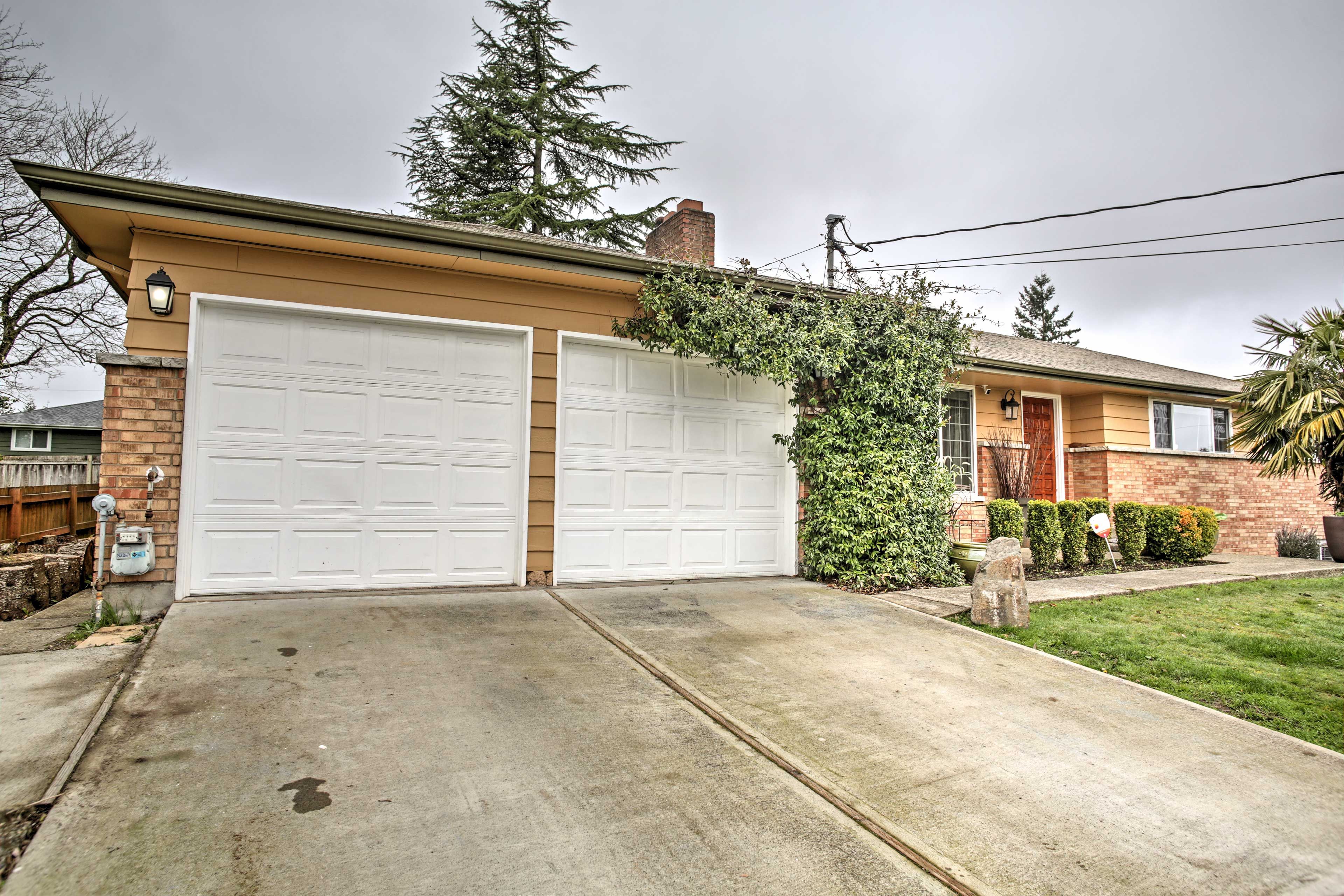 Parking | Driveway (5 Vehicles)