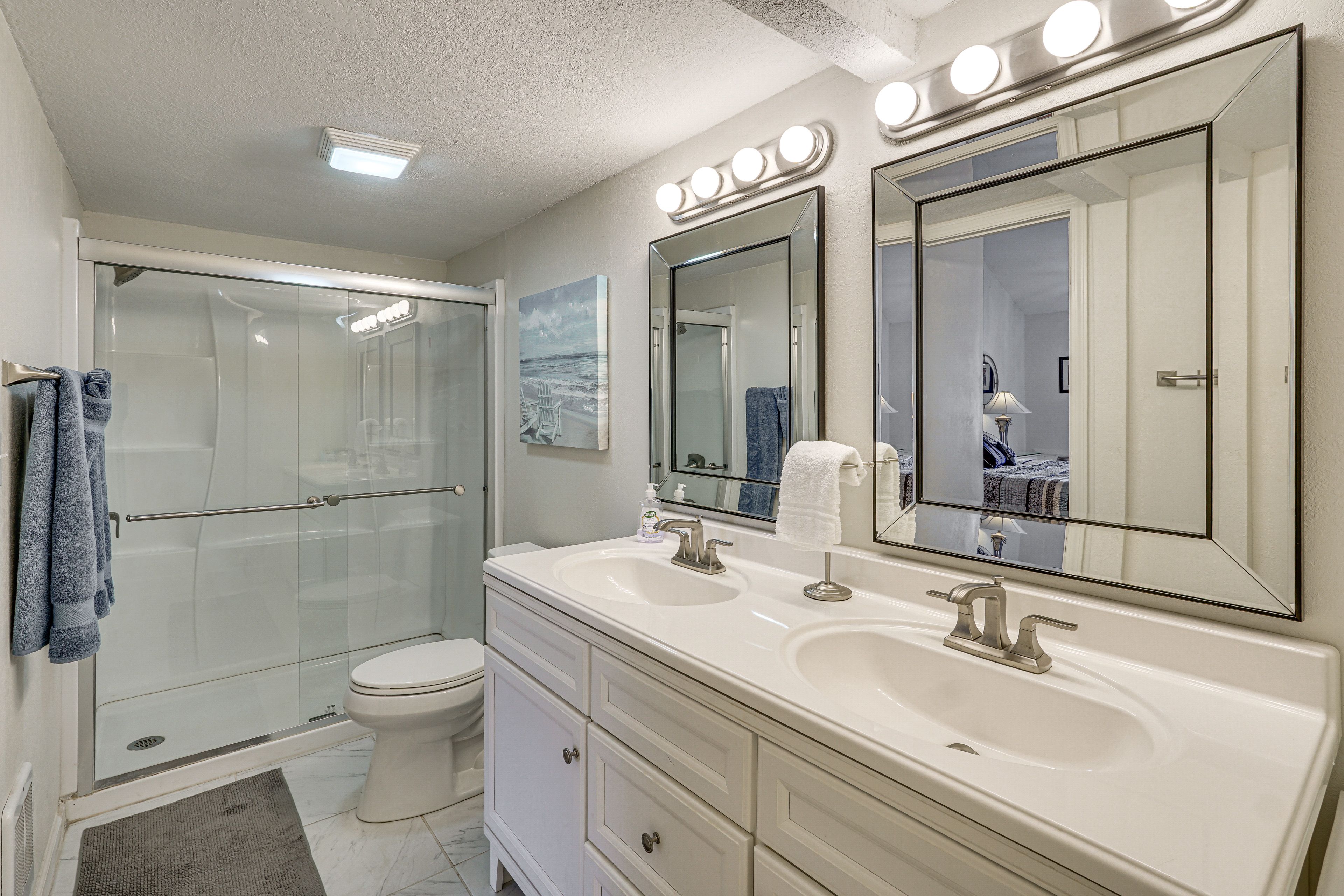 En-Suite Bathroom | Towels Provided