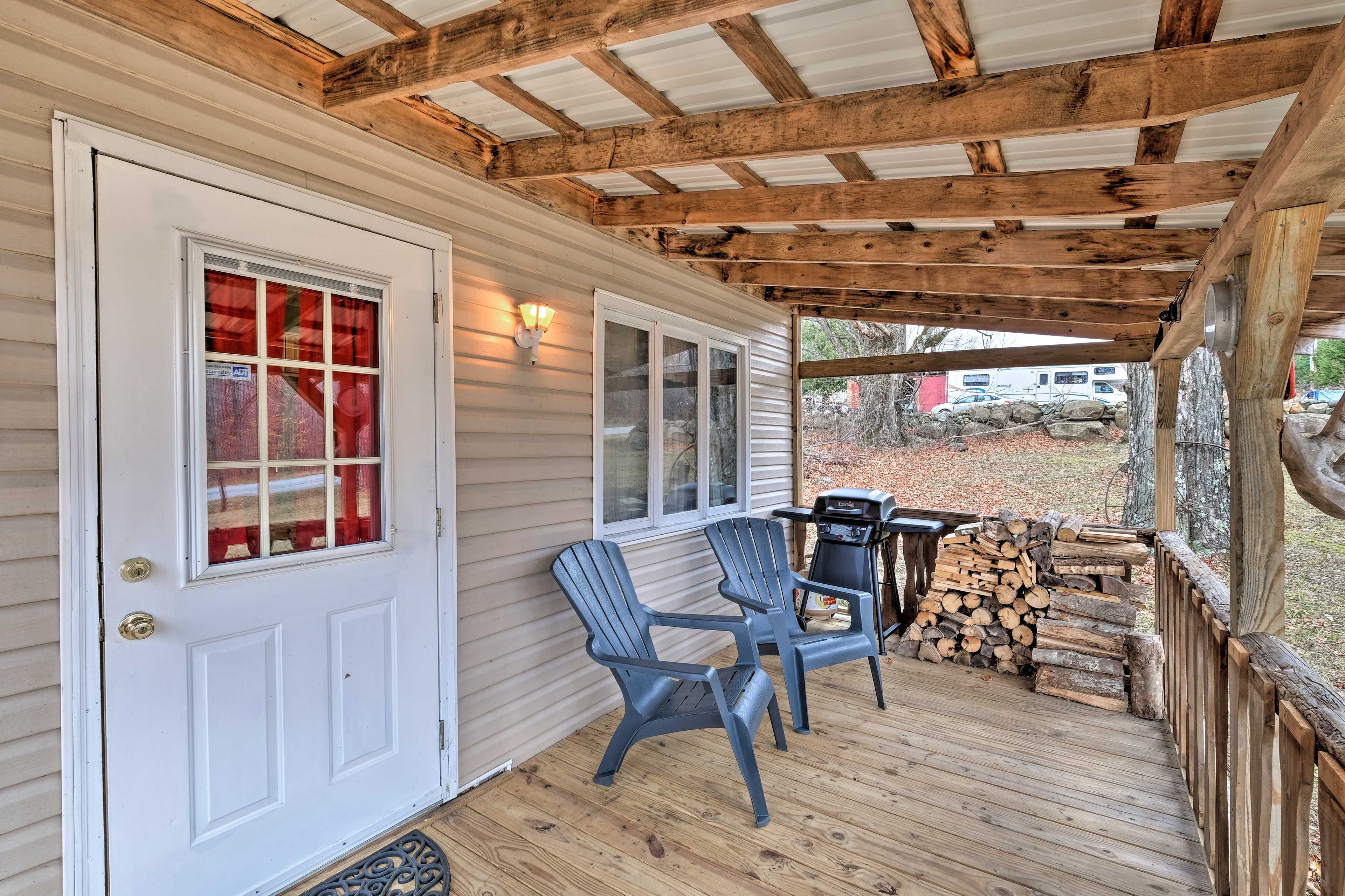 Front Porch w/ Gas Grill