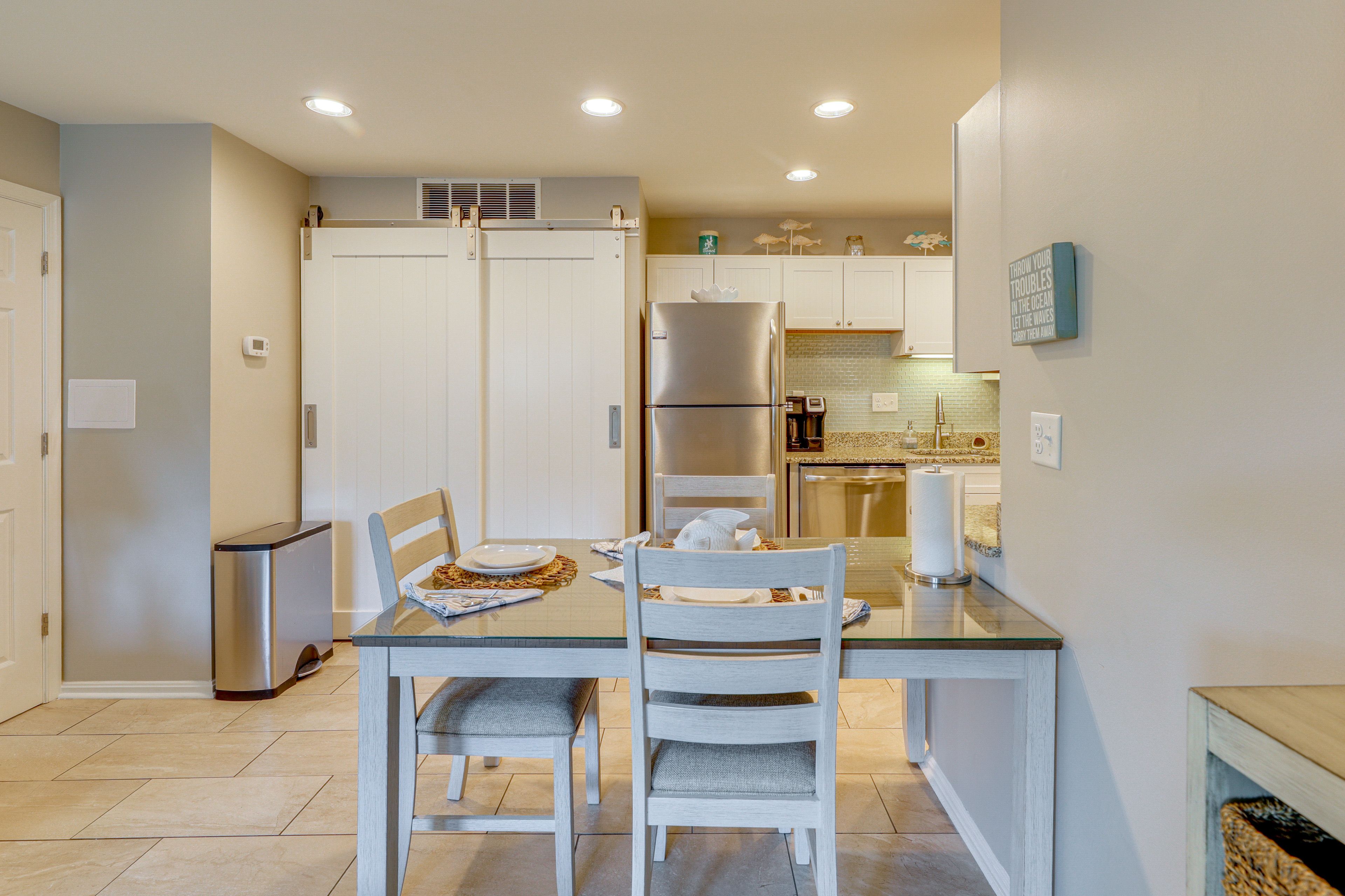 Kitchen & Dining Area