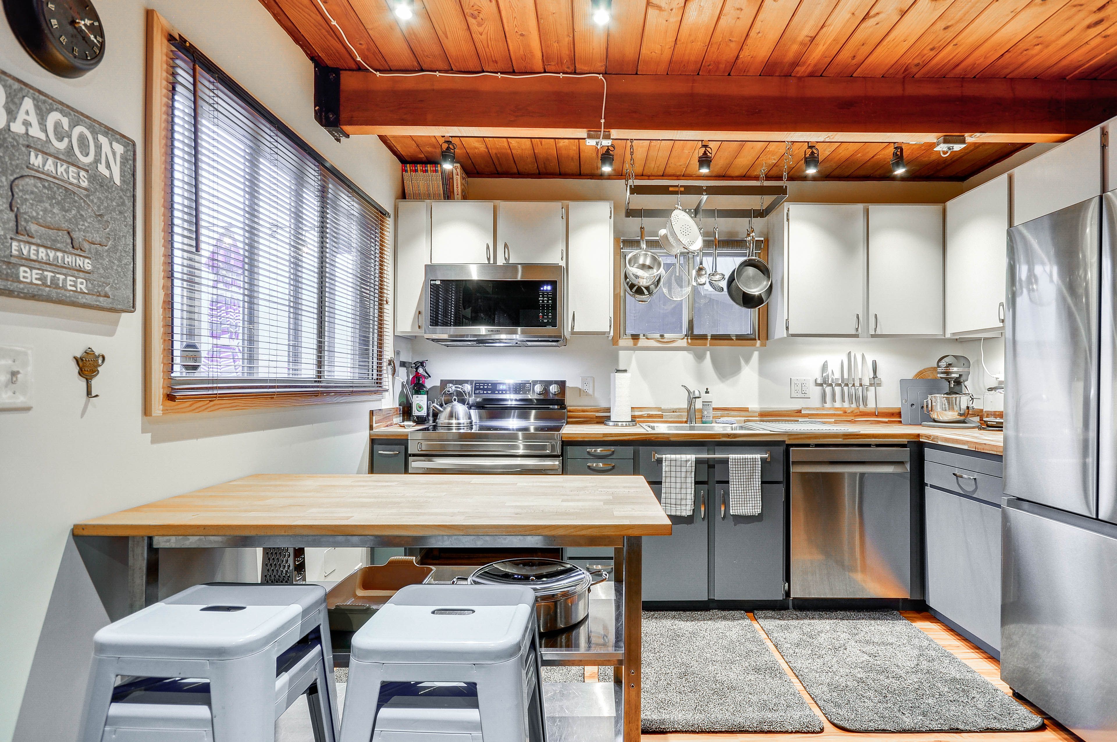 Kitchen | Cooking Basics | Bar Seating