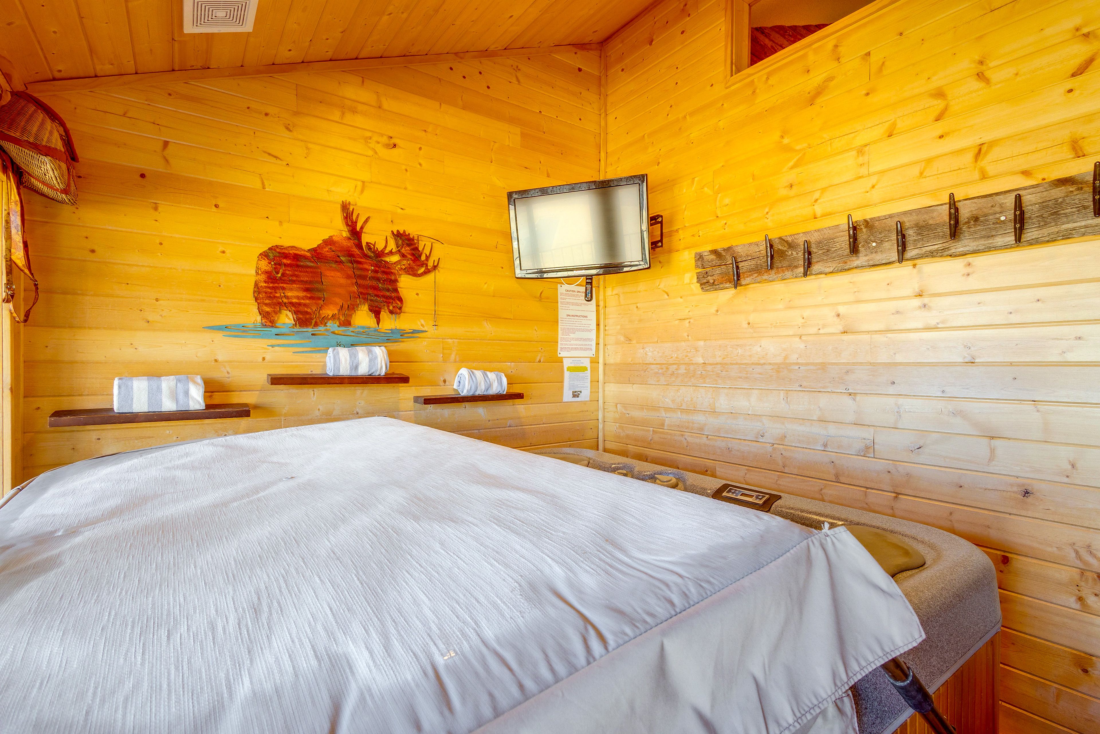 Private Hot Tub | 1st Floor