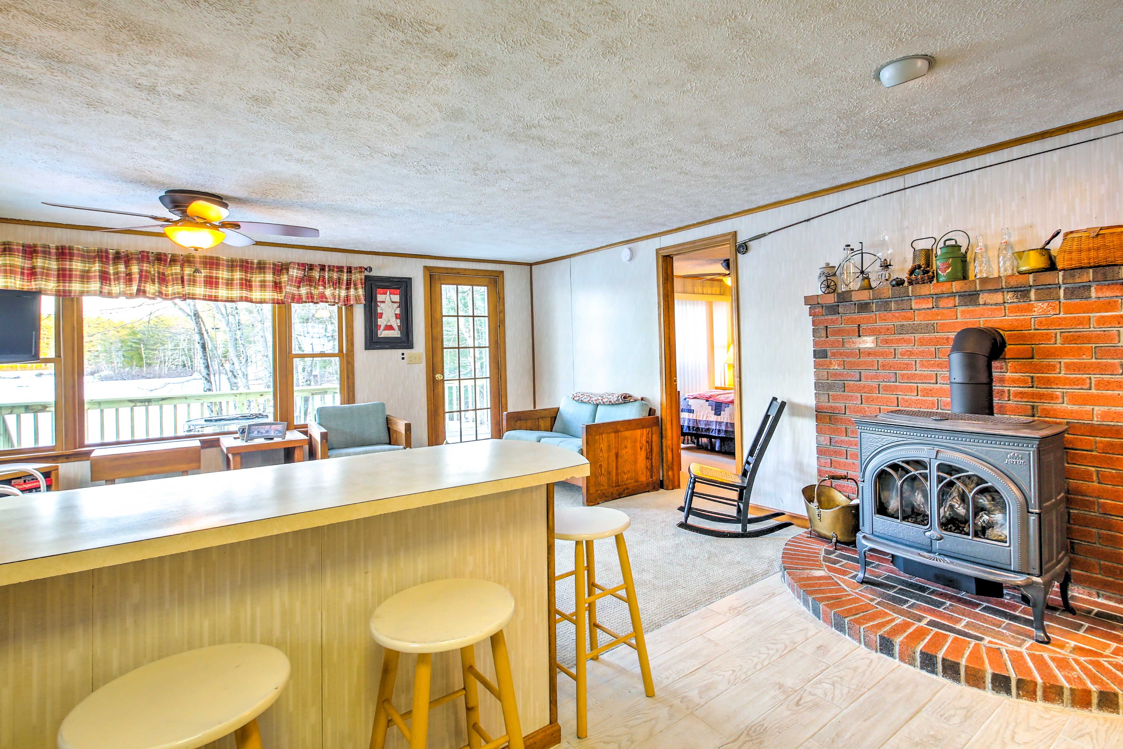 Kitchen | Breakfast Bar