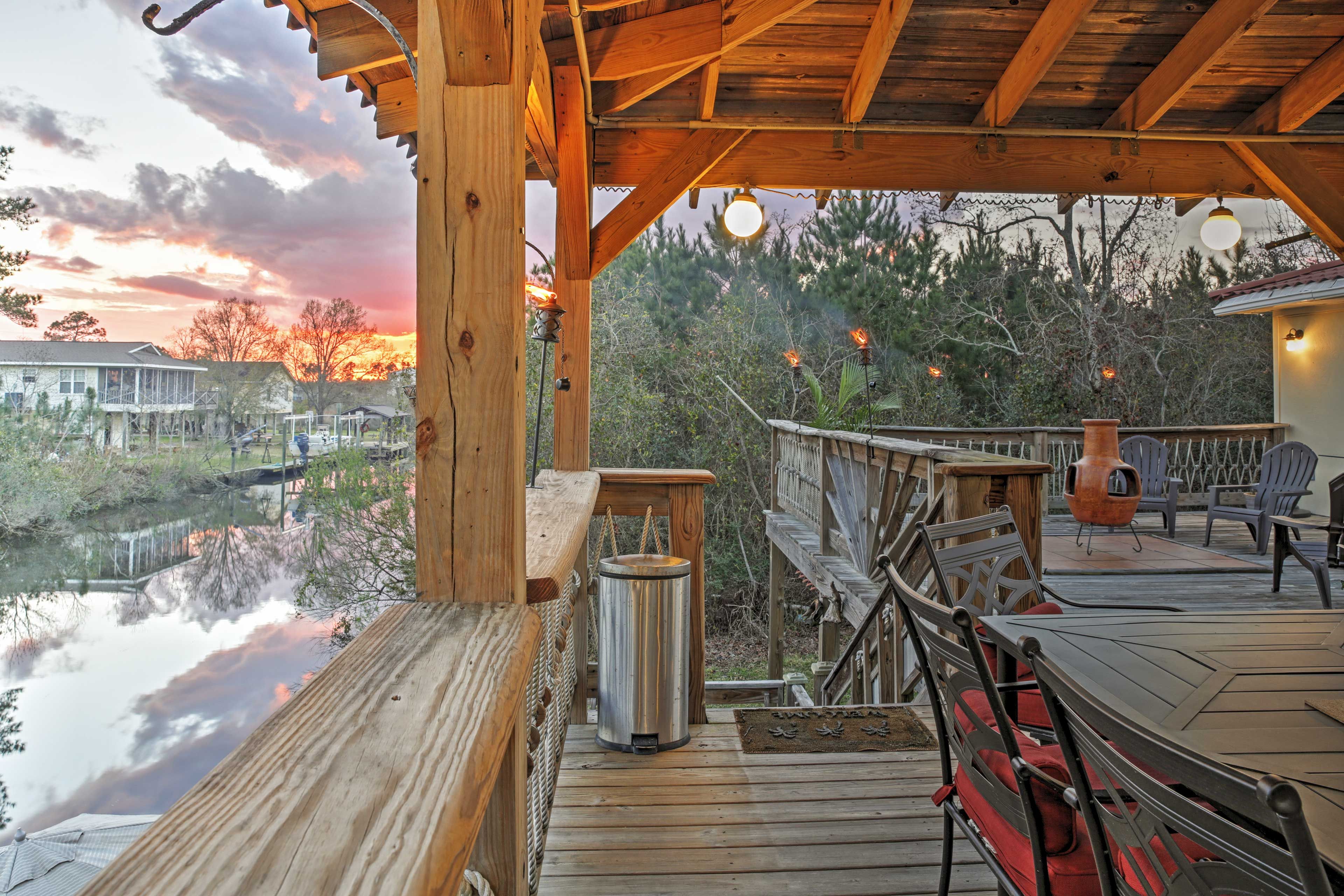 Covered Deck | Outdoor Dining