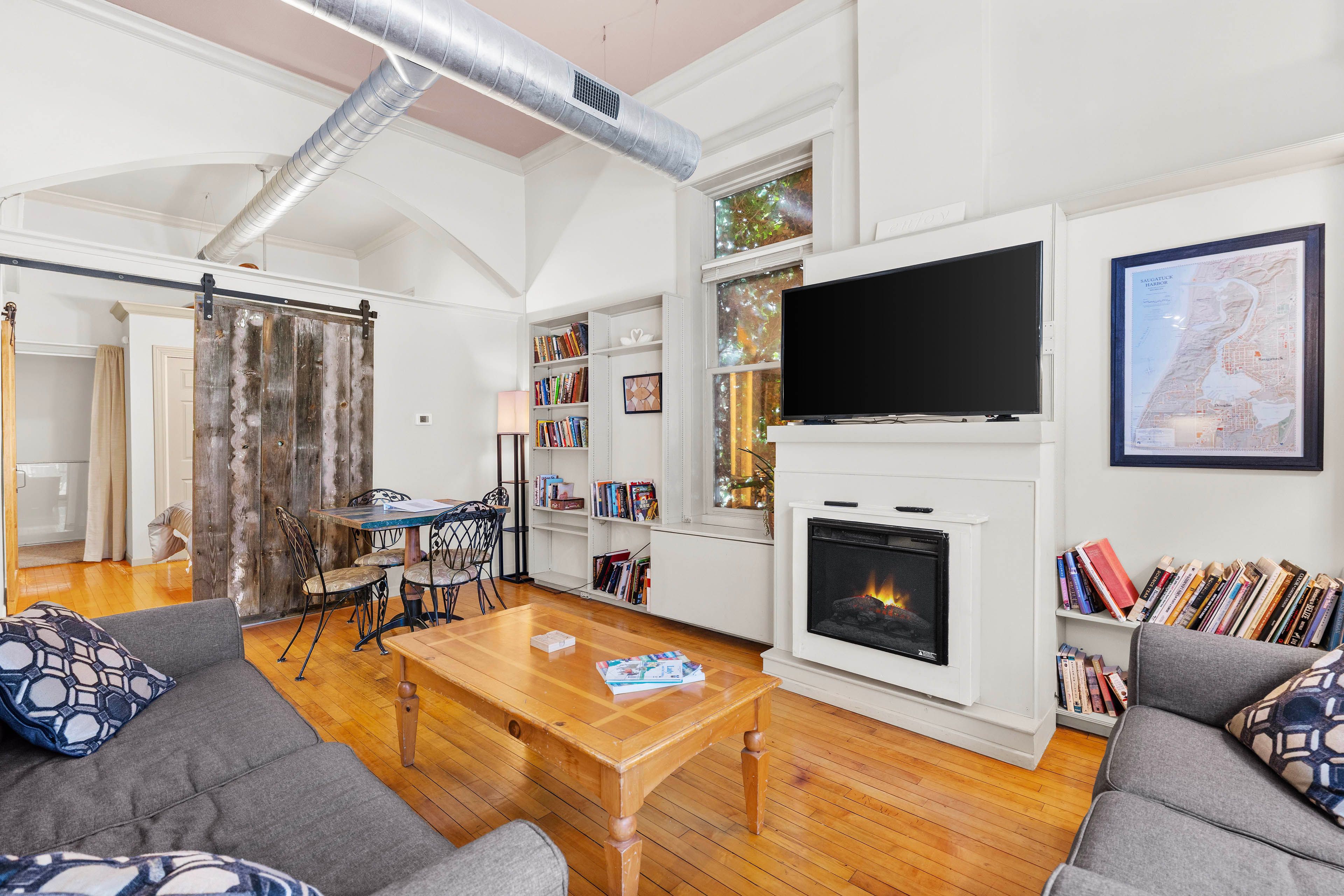 Living Room | Full Sleeper Sofa | Electric Fireplace | Free WiFi