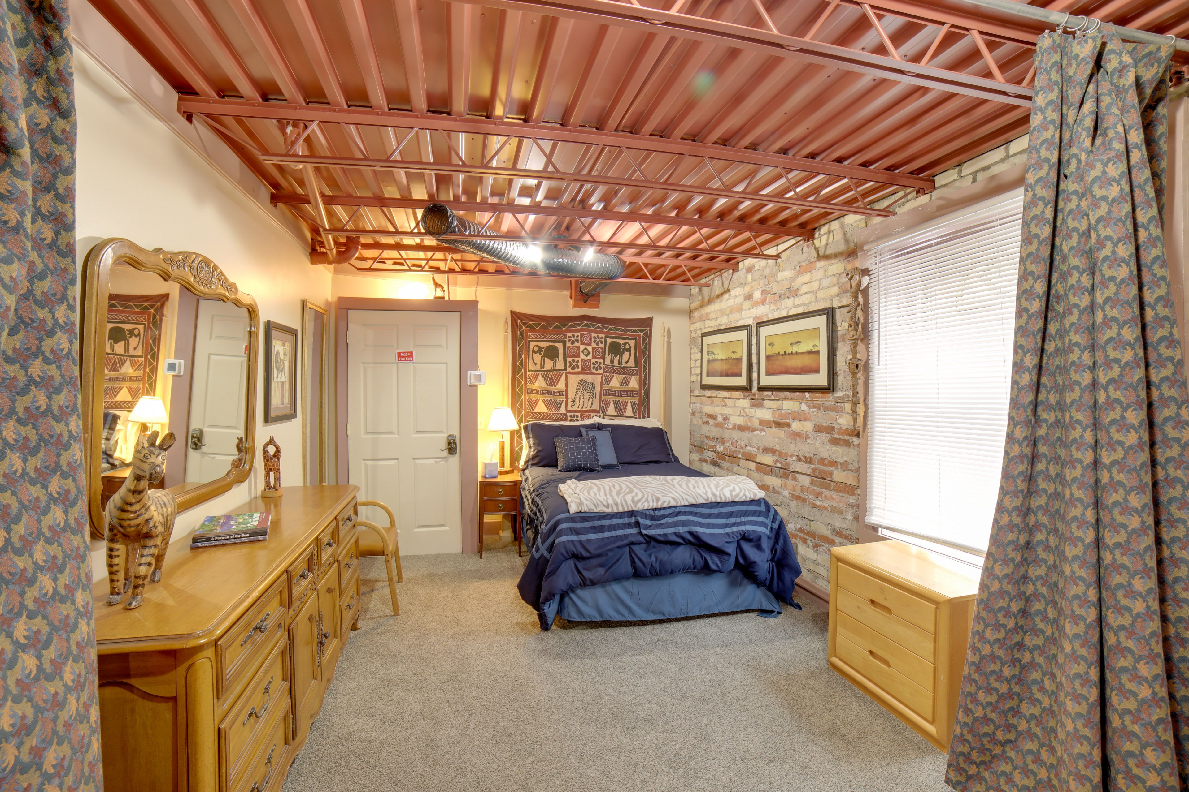 Bedroom 2 (Studio w/ Privacy Curtains) | Full Bed | Lower Level