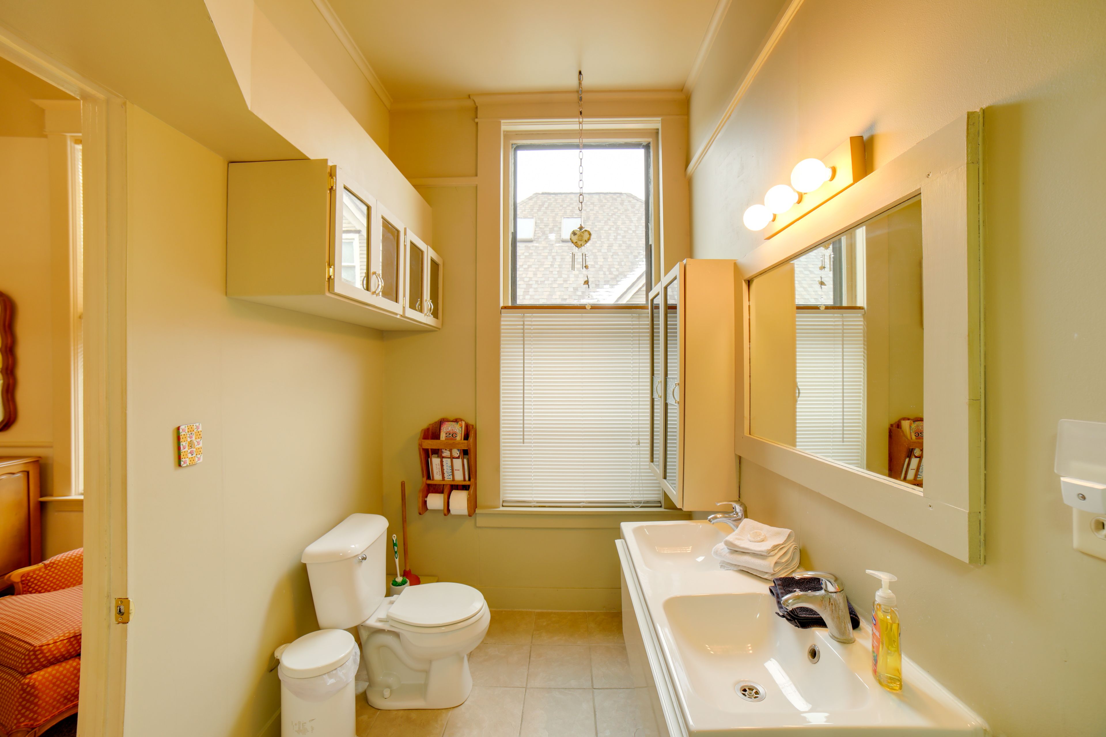 En-Suite Bathroom | Linens/Towels | Main Floor