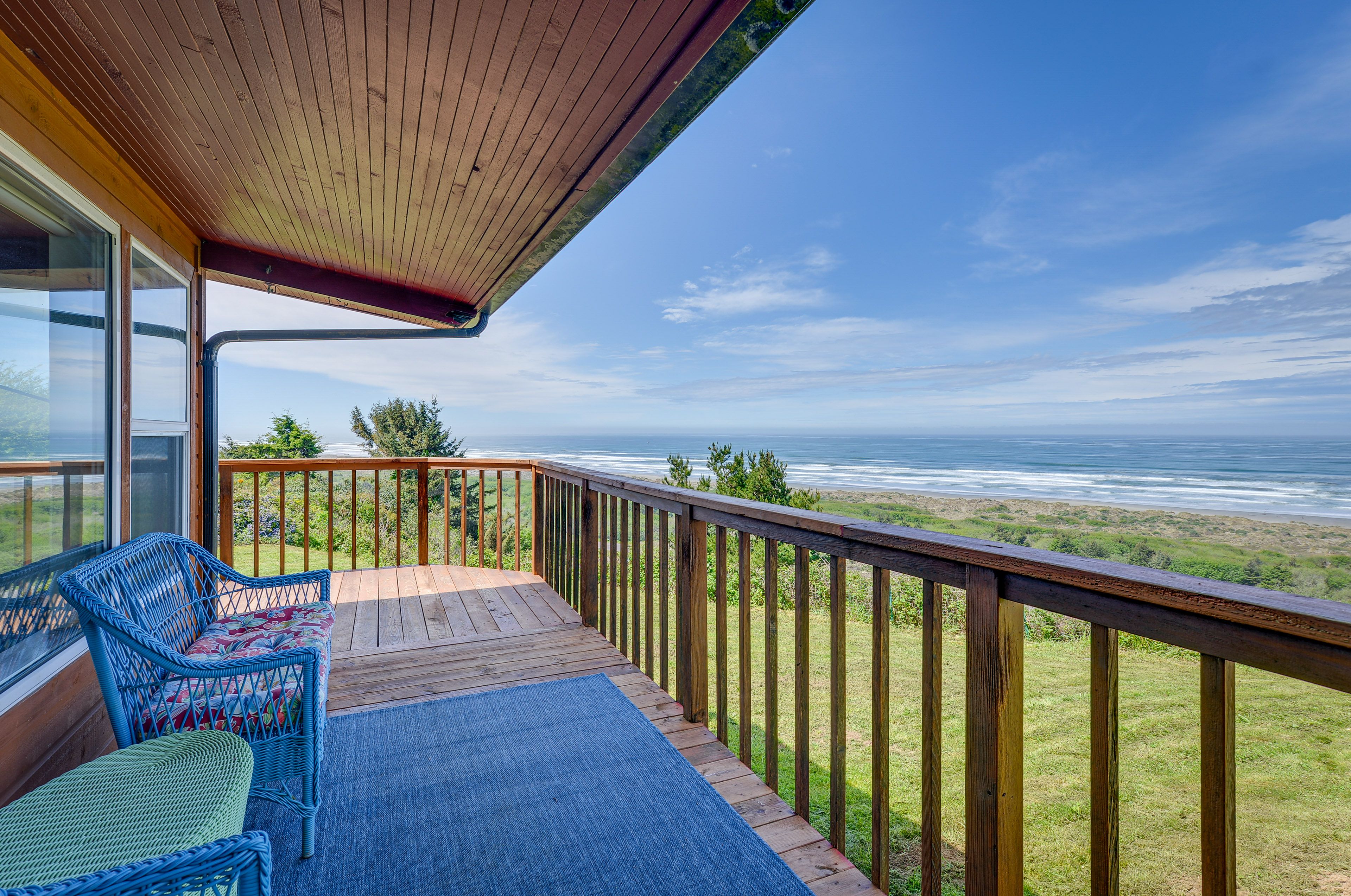 Wraparound Deck | Pet Friendly w/ Fee (Paid Pre-Trip, 2 Dogs Max)