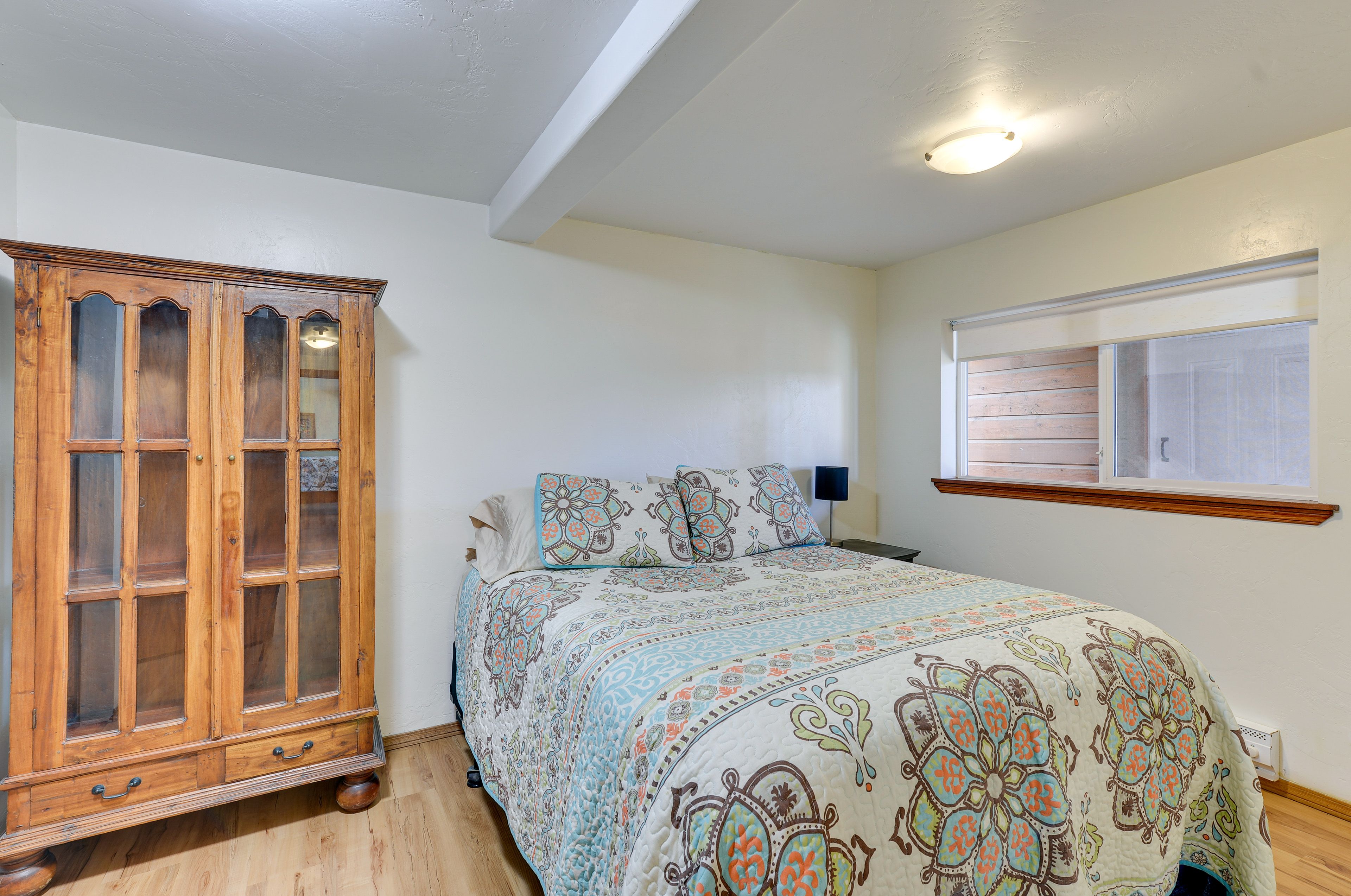 Bedroom 2 | Queen Bed