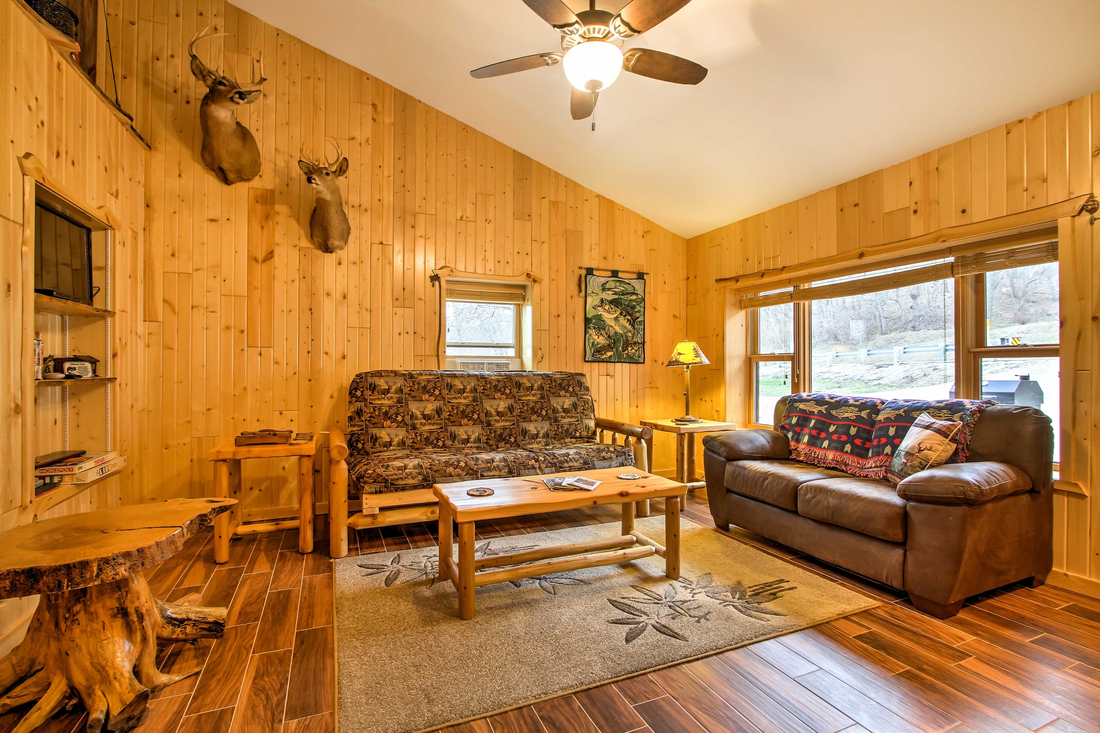 Living Room | Full Futon | Free WiFi | Central A/C & Heating