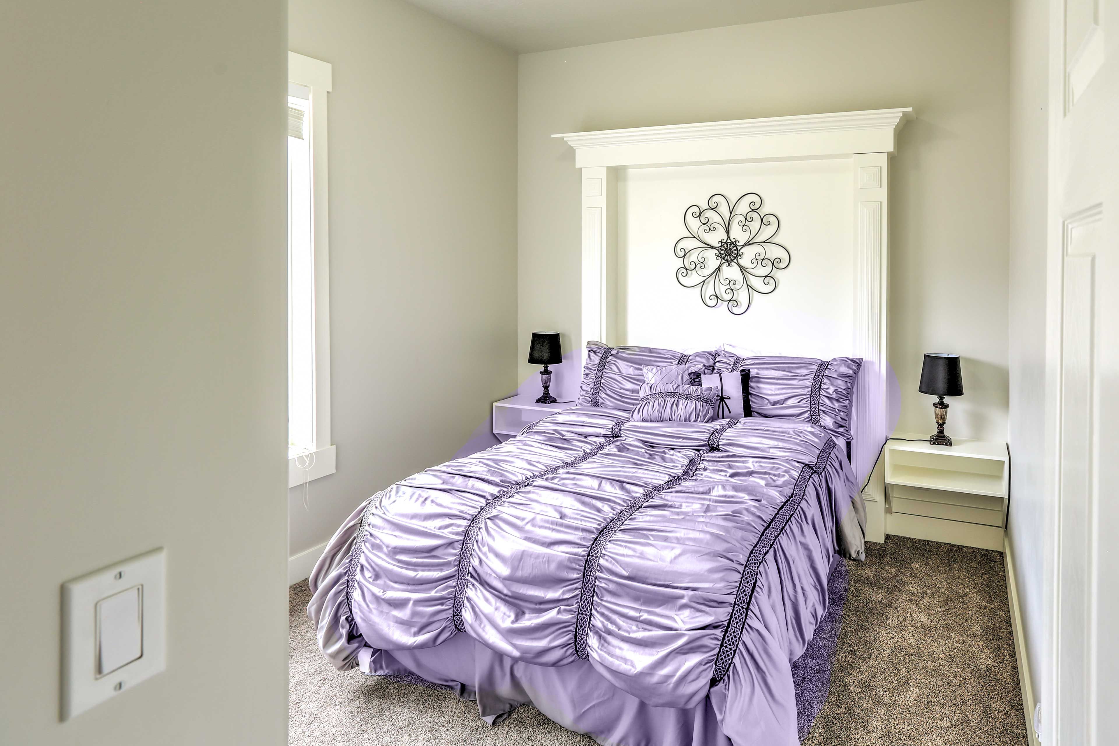 Bedroom 2 | Queen Bed